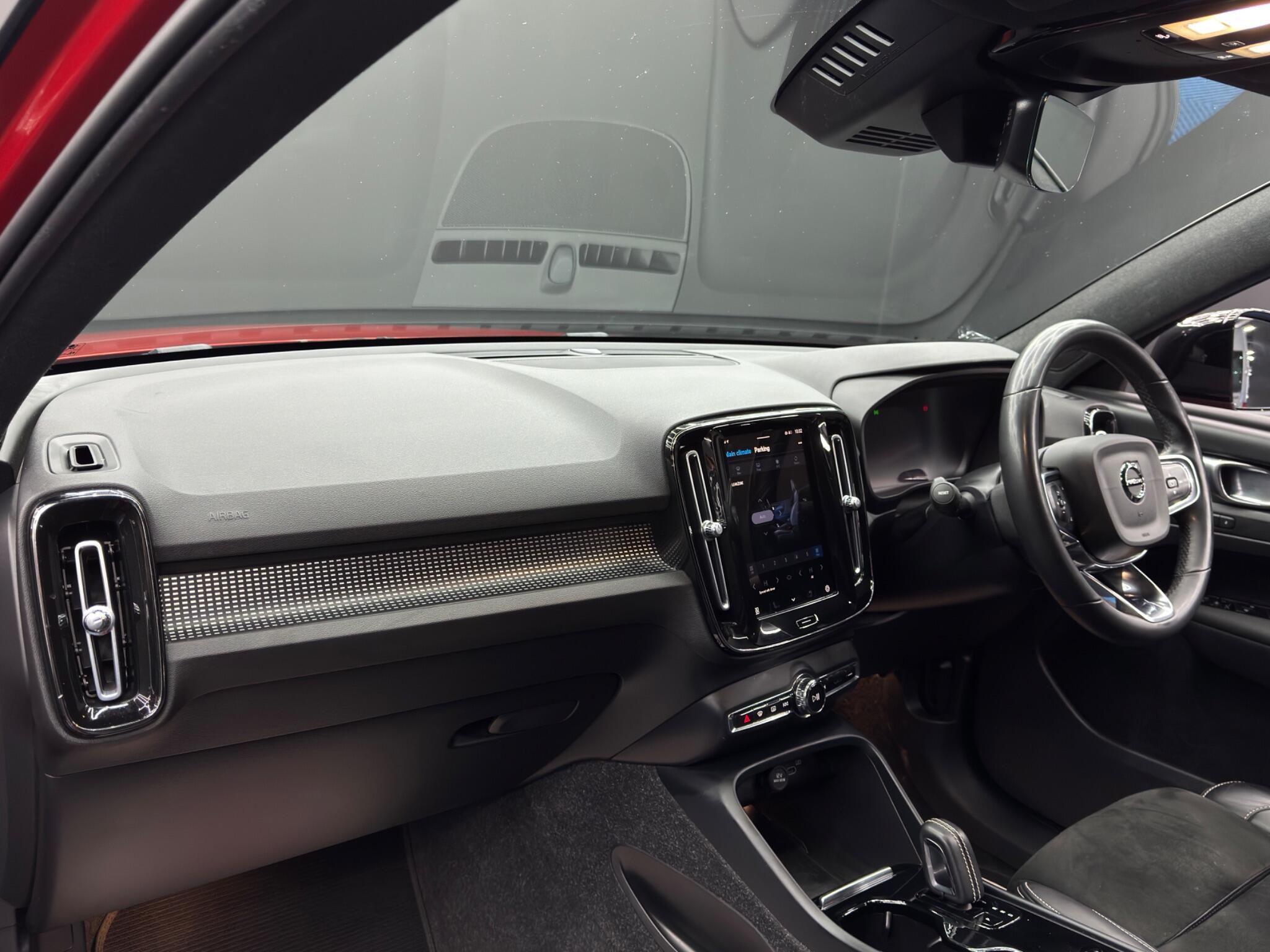 Volvo XC40 - Image 11