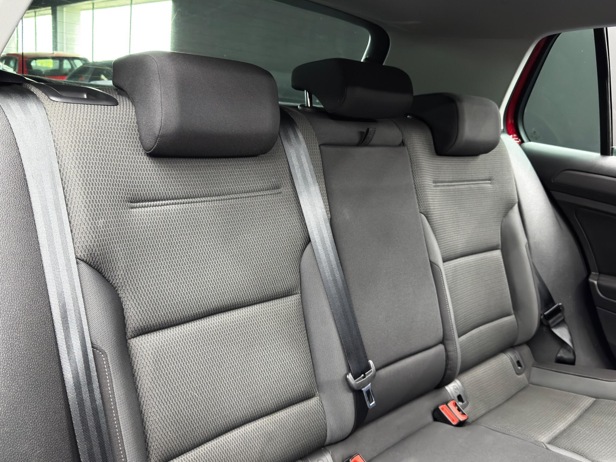 Volkswagen Golf - Image 14