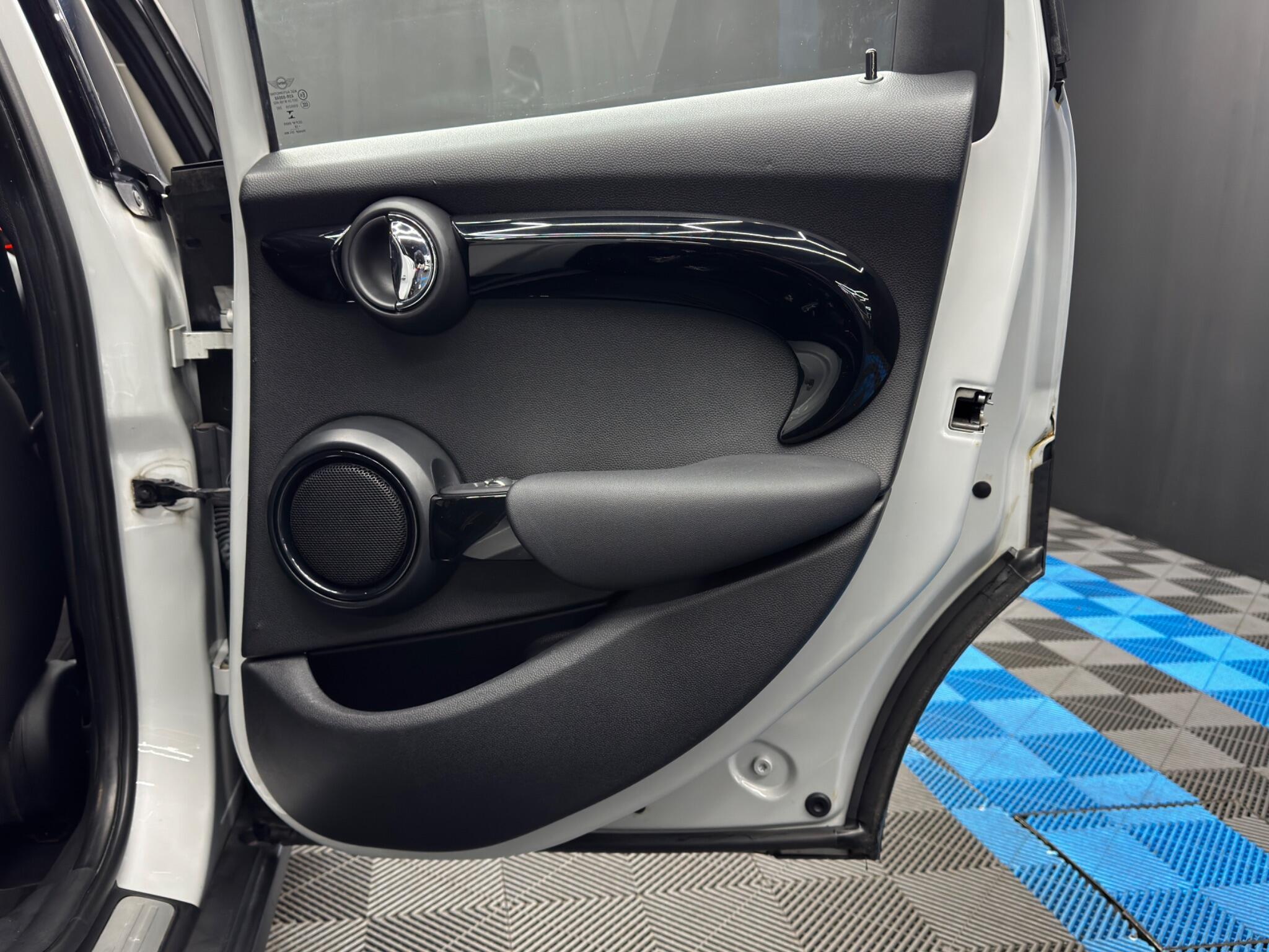 MINI Hatch - Image 40