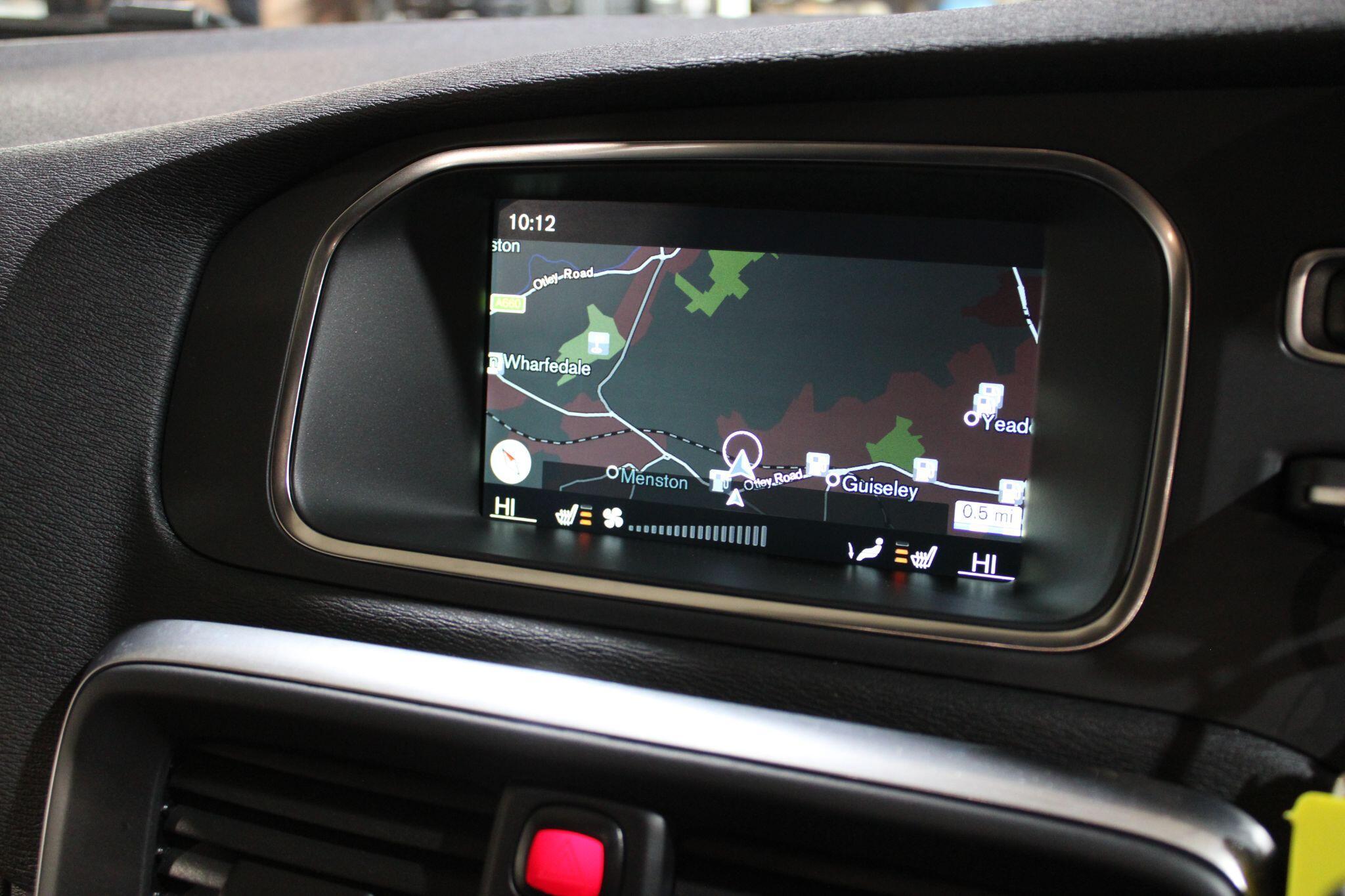 Volvo V40 - Image 15