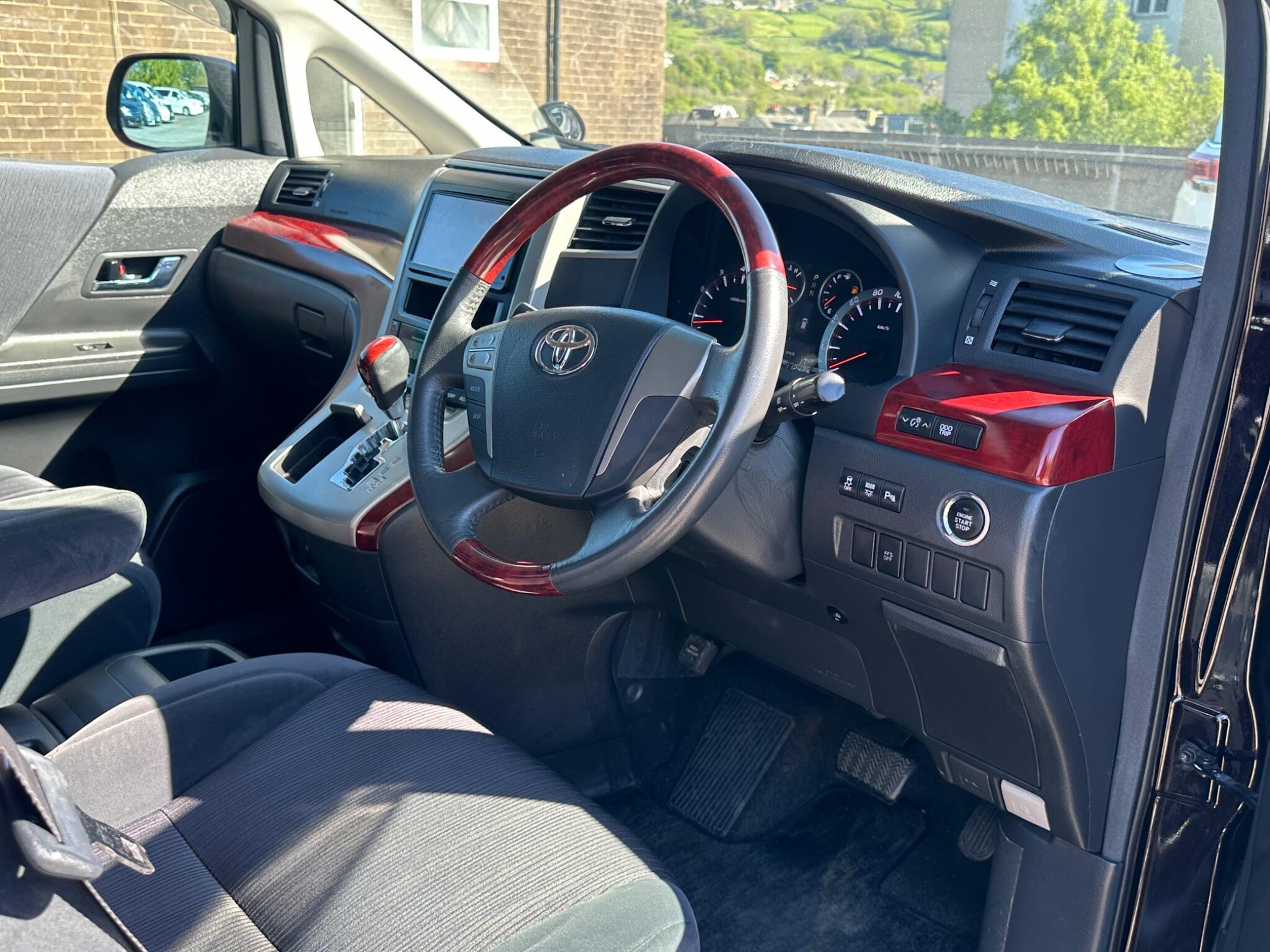 Toyota Vellfire - Image 16