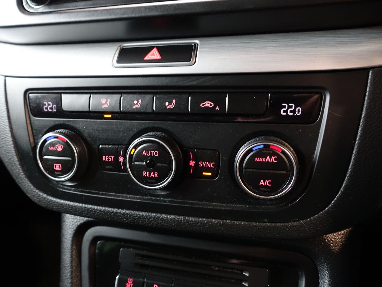 Volkswagen Sharan - Image 28