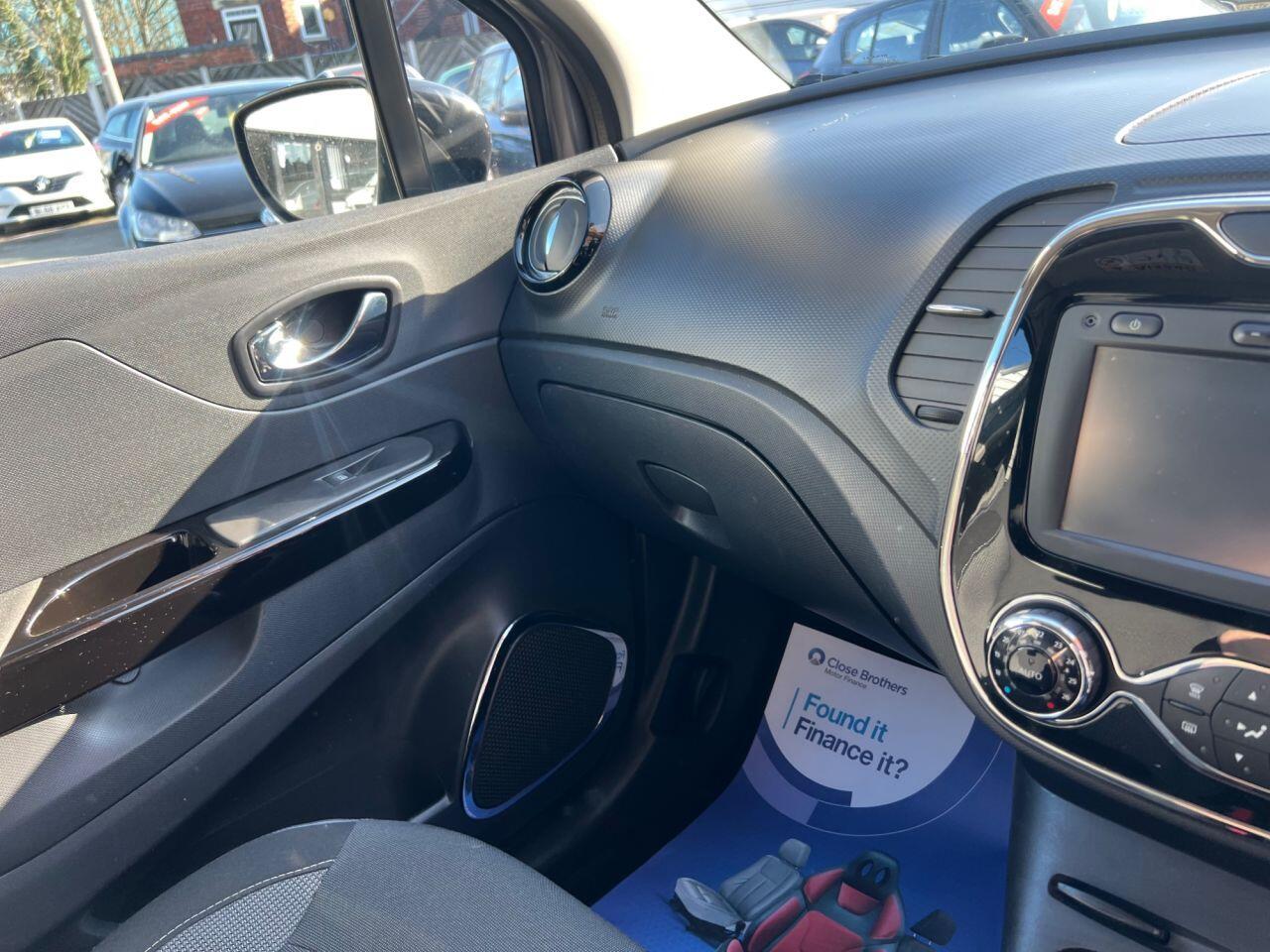 Renault Captur - Image 30