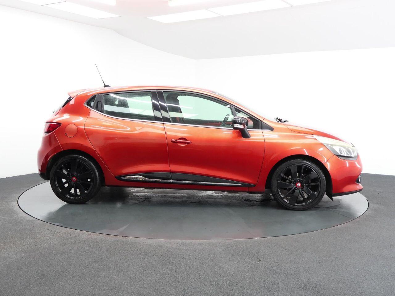 Renault Clio - Image 14