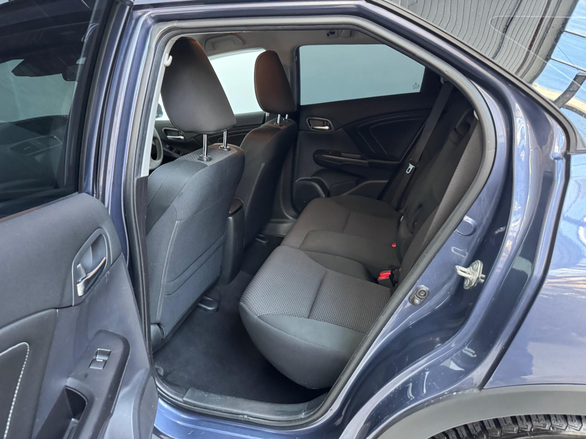 Honda Civic - Image 10