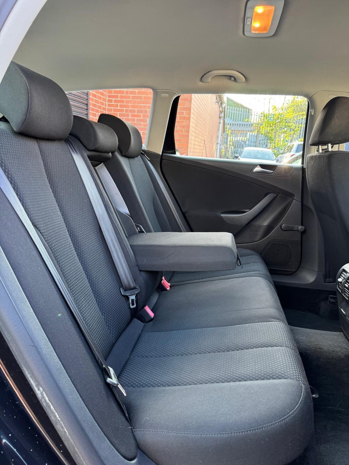 Volkswagen Passat - Image 22