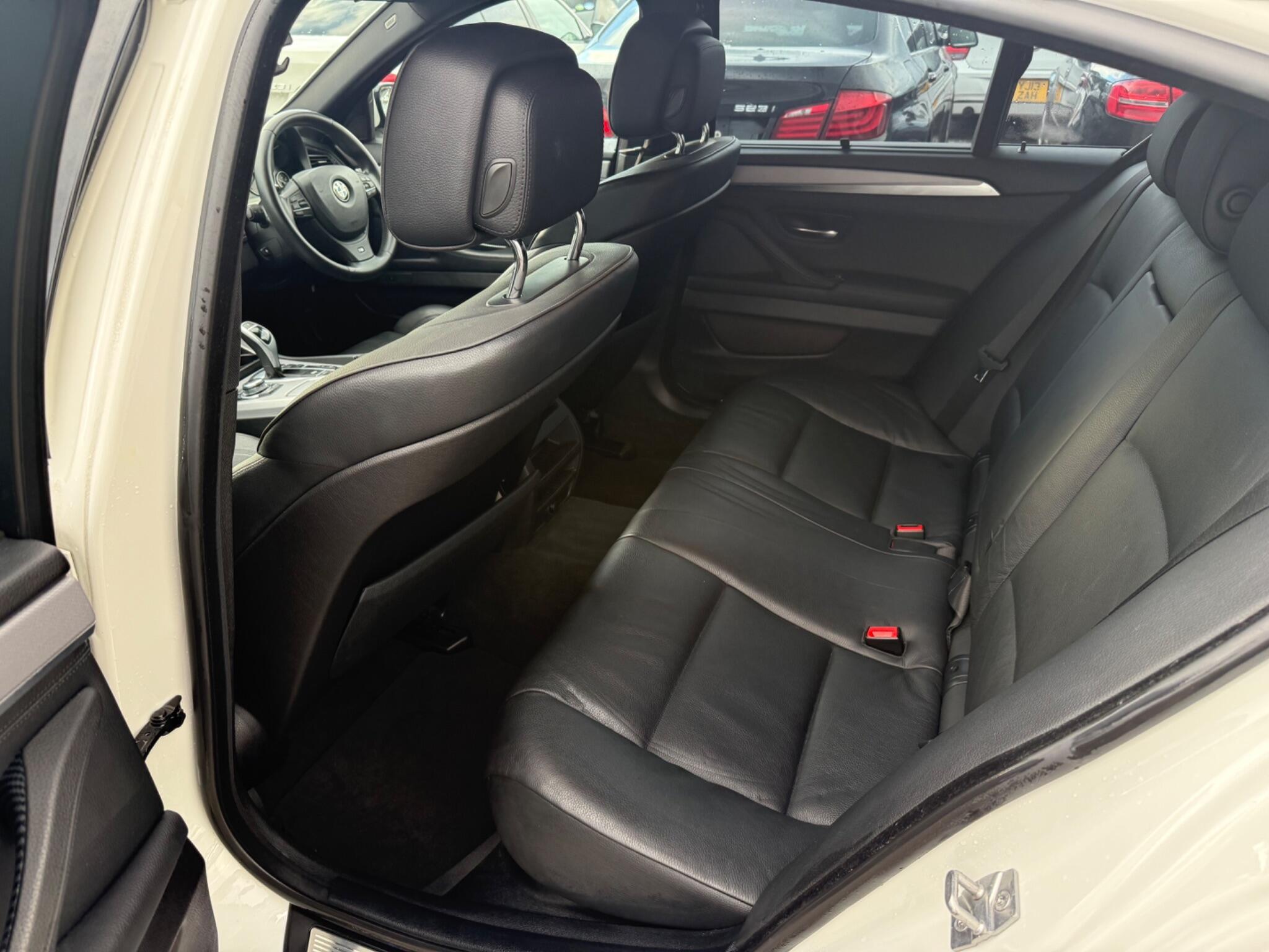 BMW 5 Series - Image 10