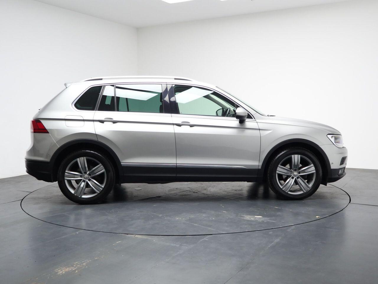 Volkswagen Tiguan - Image 14