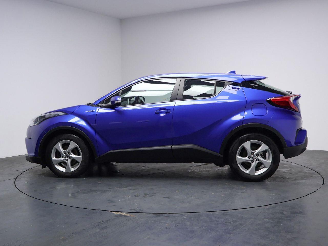 Toyota C-Hr - Image 13