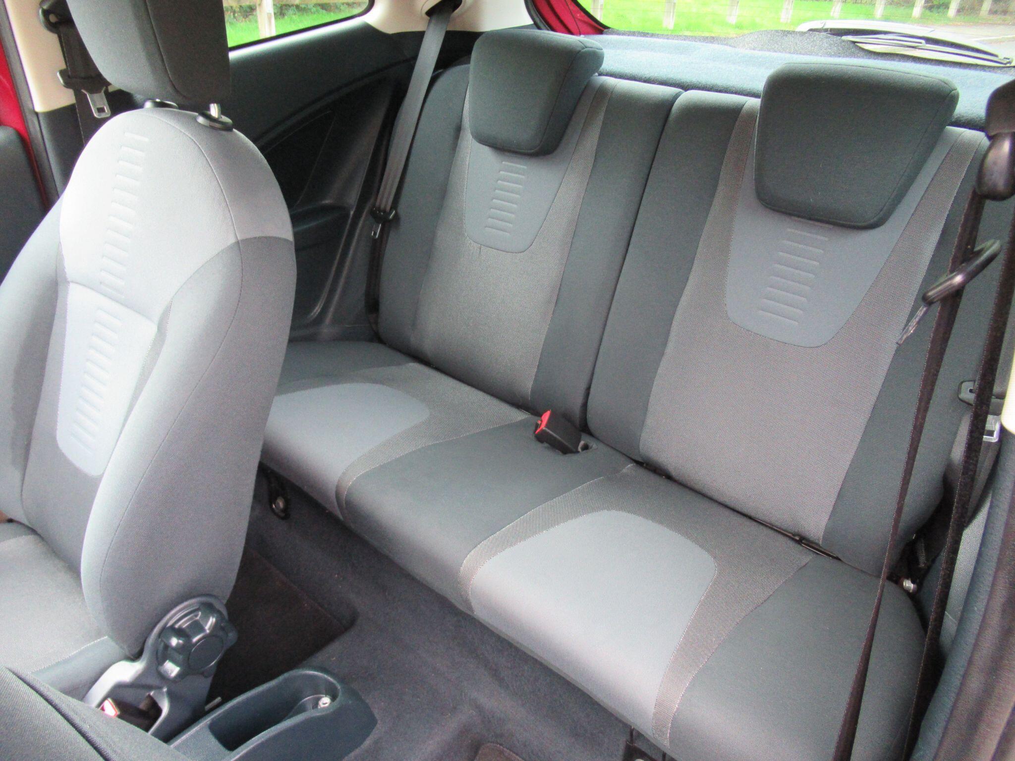 Ford KA - Image 15
