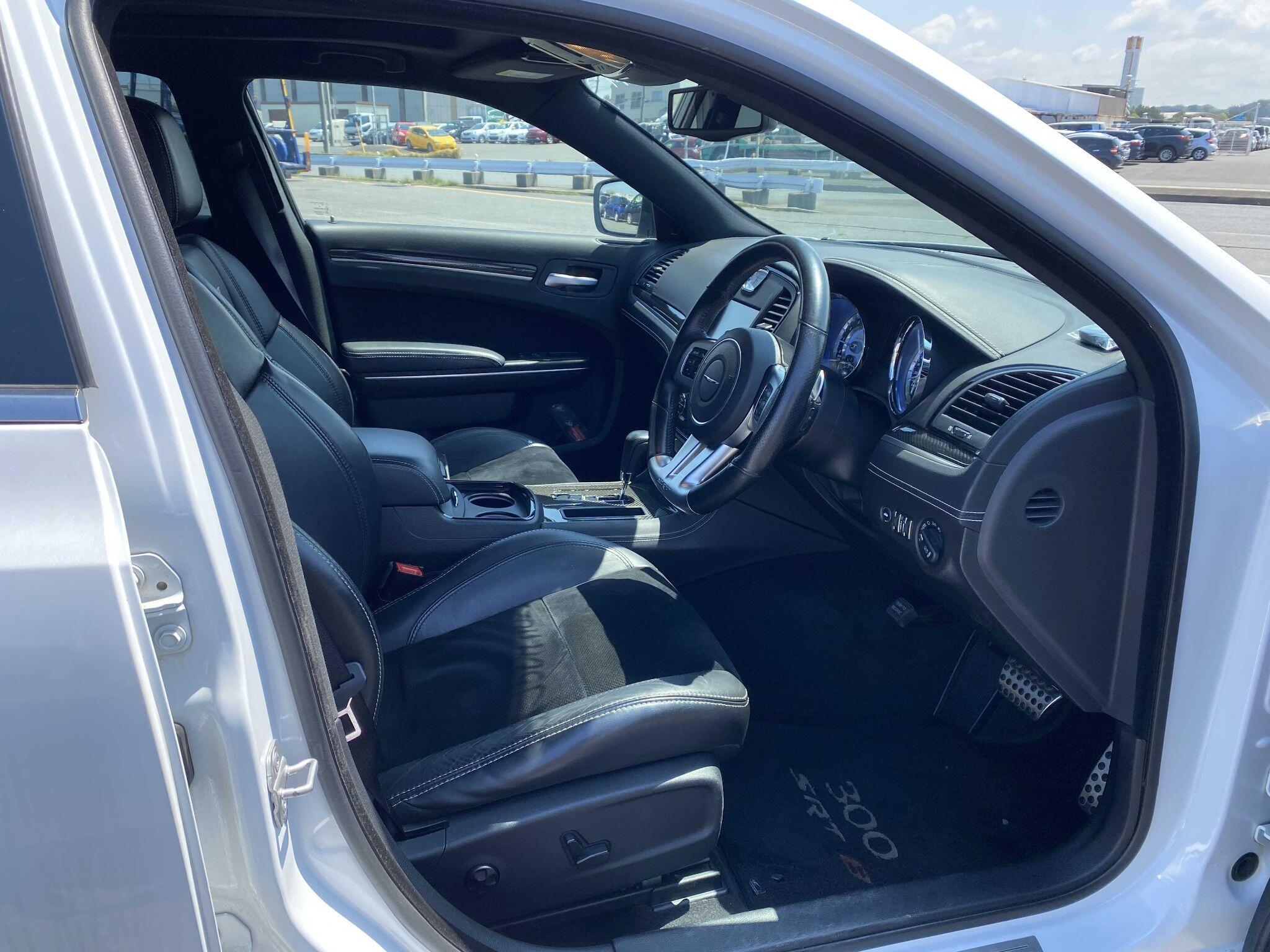 Chrysler 300C - Image 5