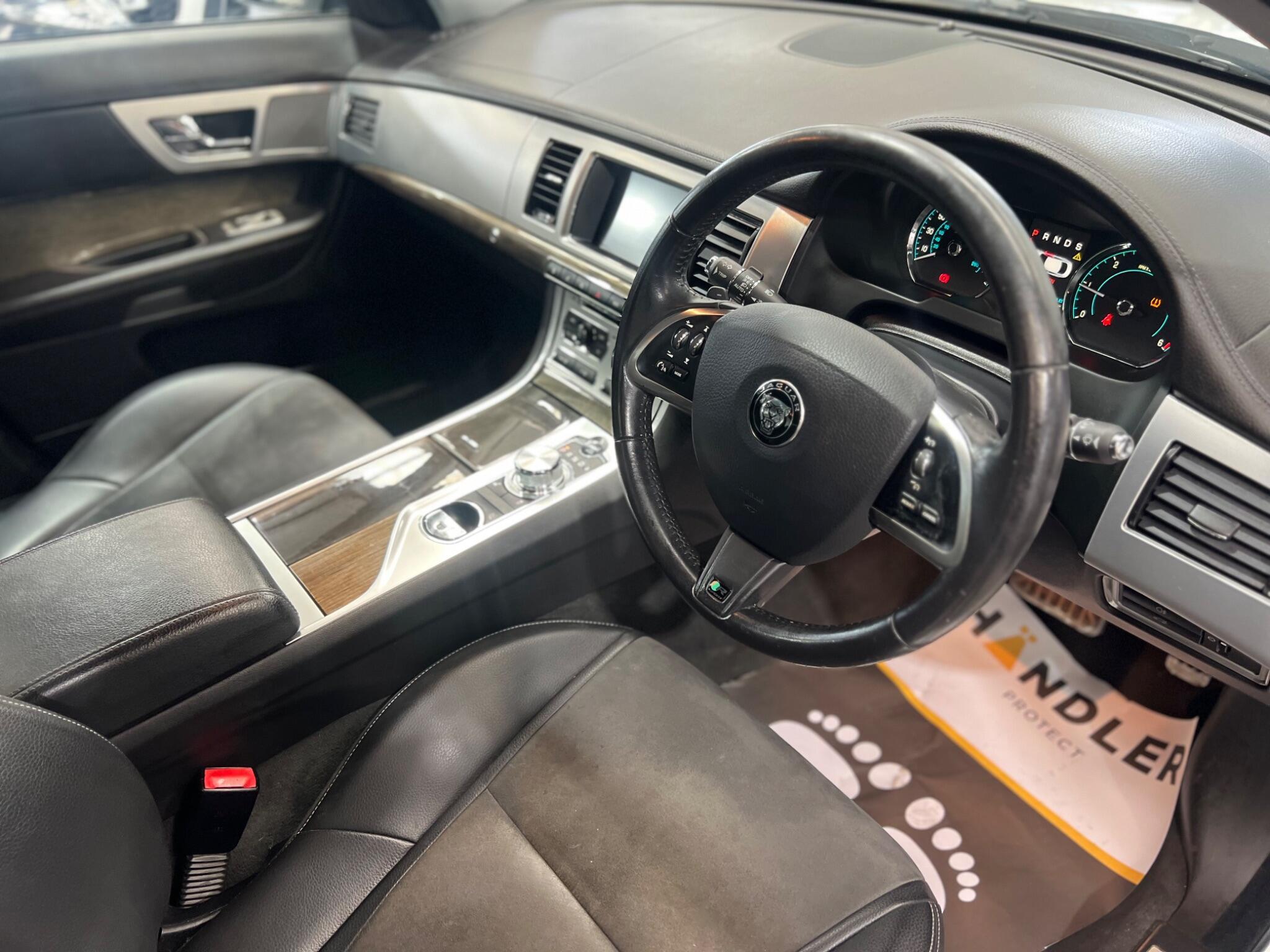 Jaguar XF - Image 13