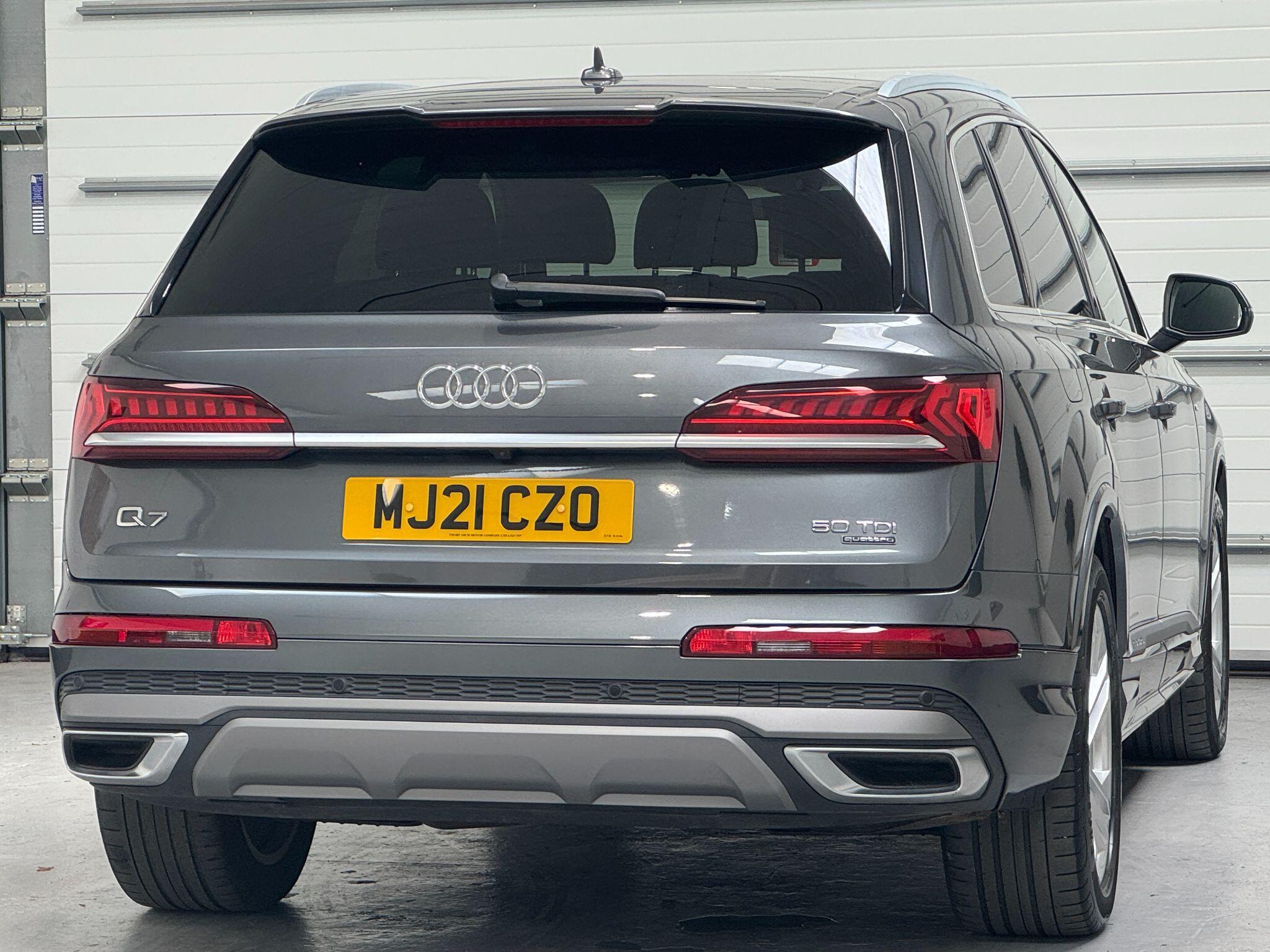 Audi Q7 - Image 12
