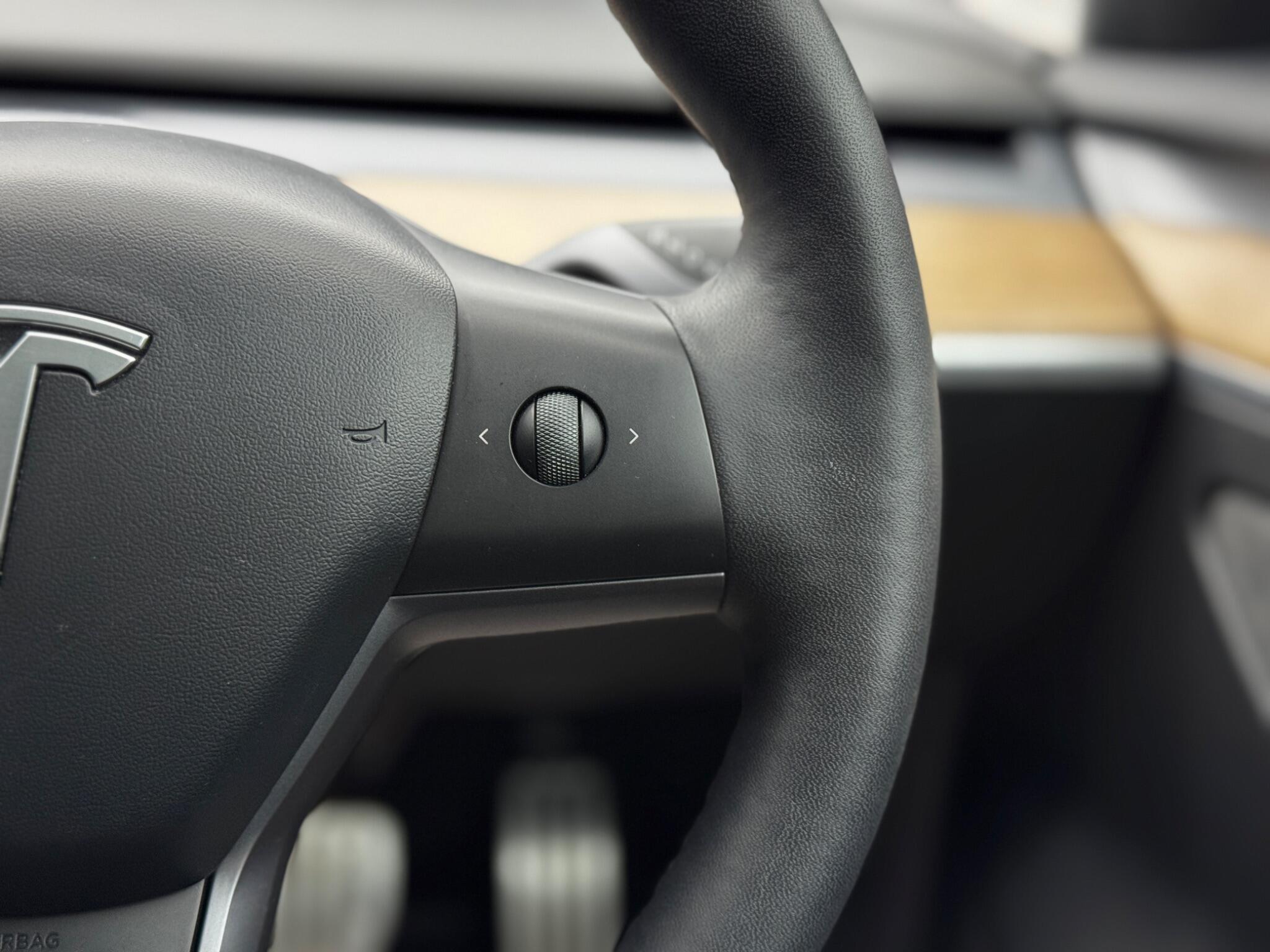 Tesla Model 3 - Image 21