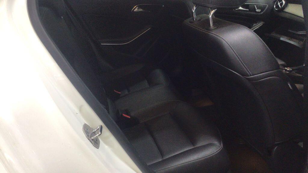 Mercedes-benz GLA - Image 8