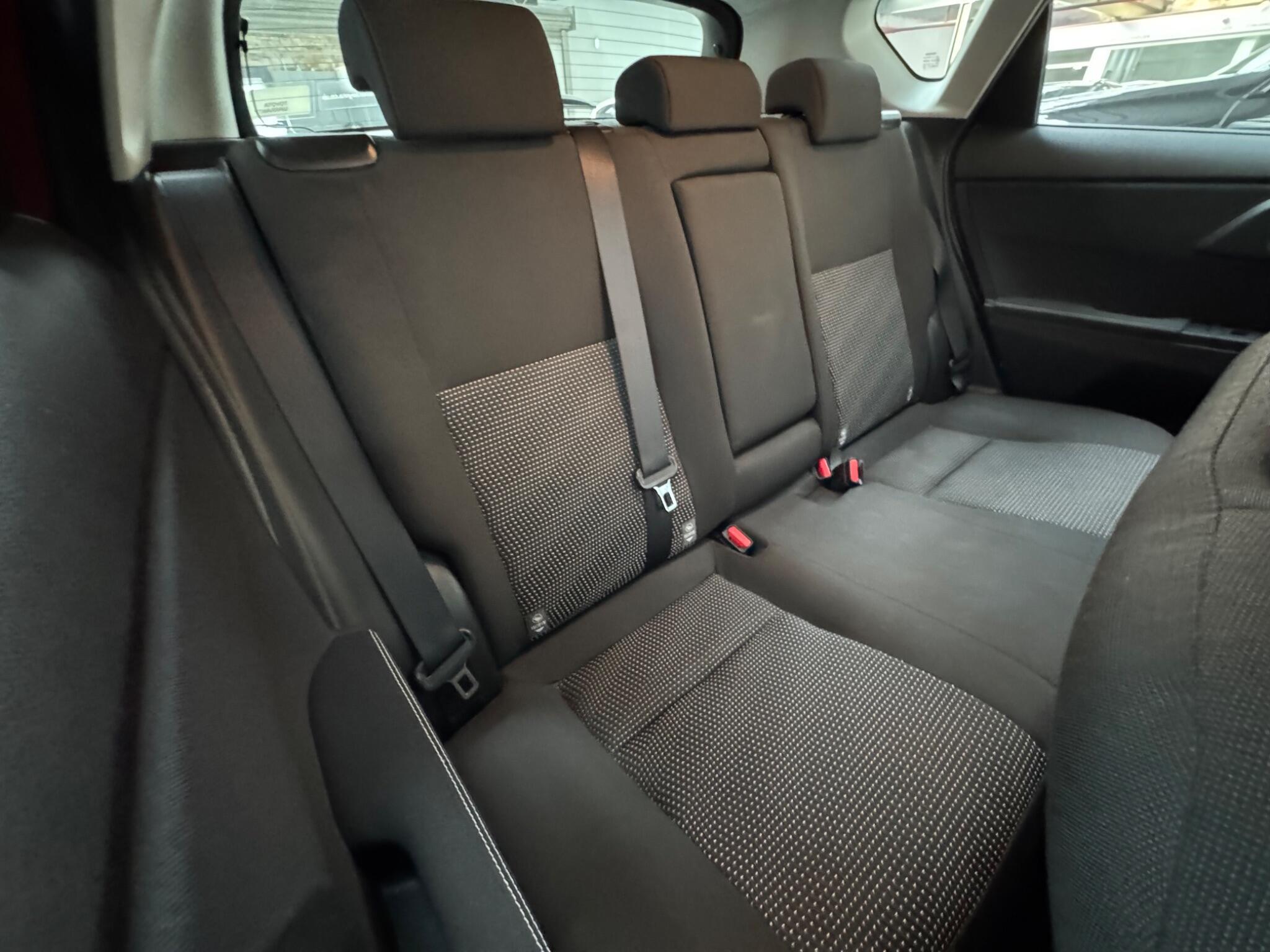 Toyota Auris - Image 12
