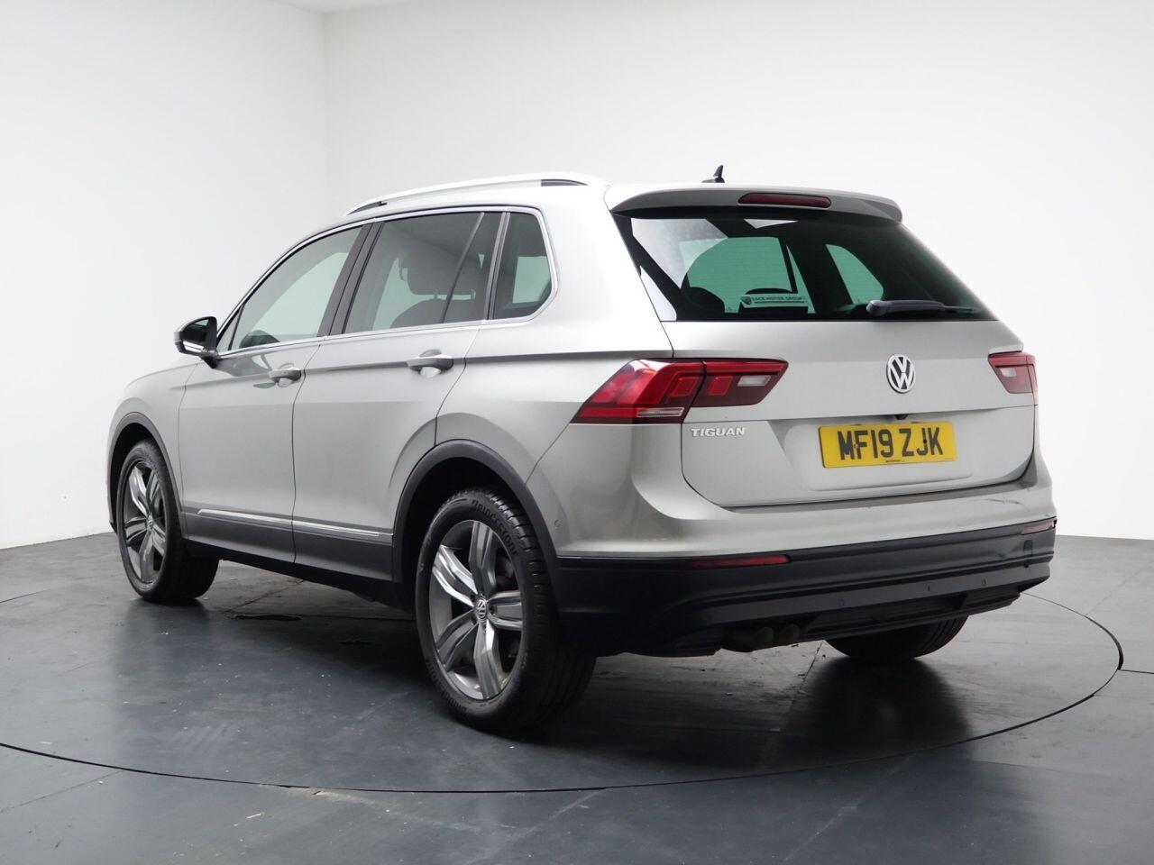 Volkswagen Tiguan - Image 9