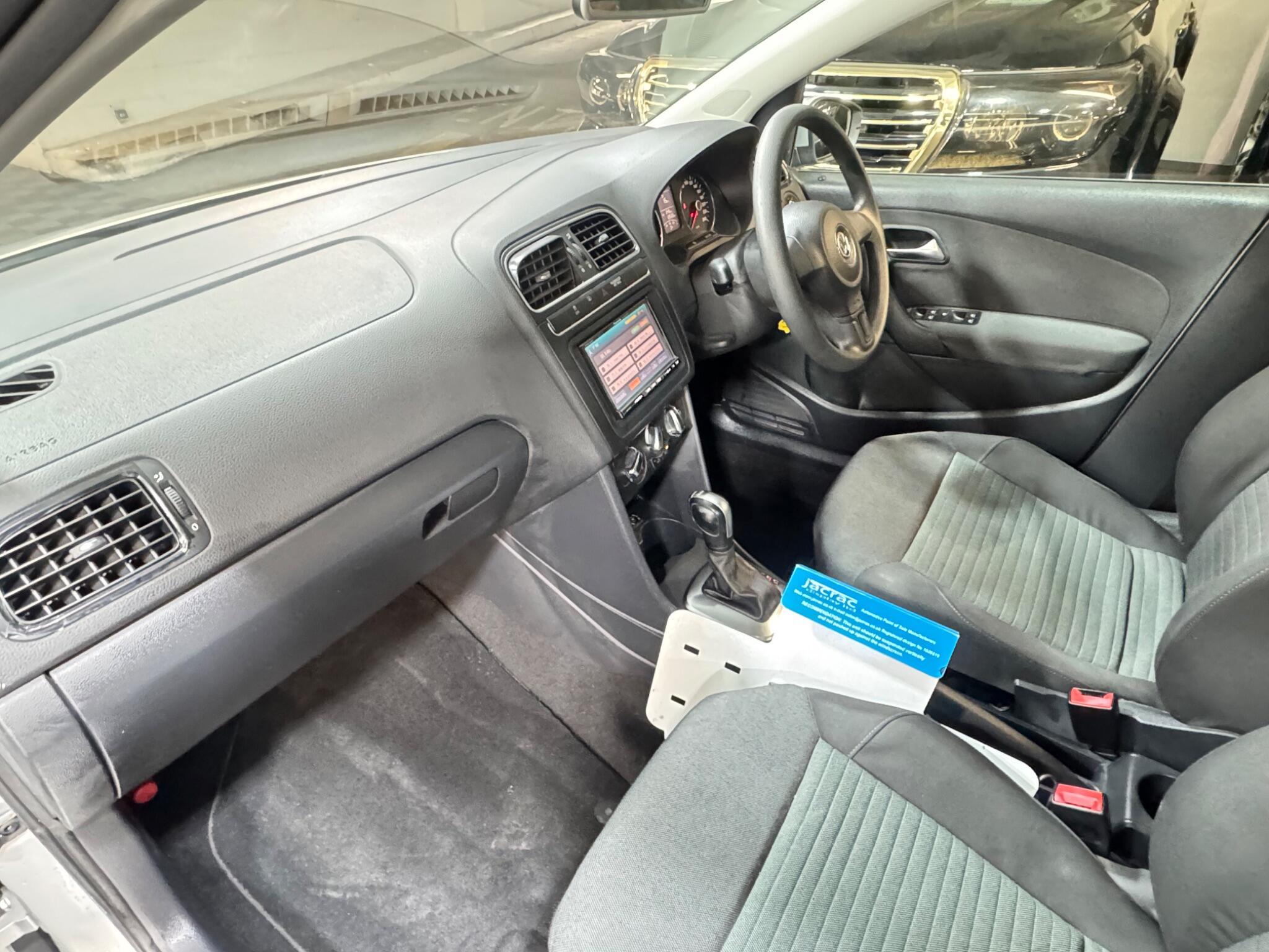 Volkswagen Polo - Image 11