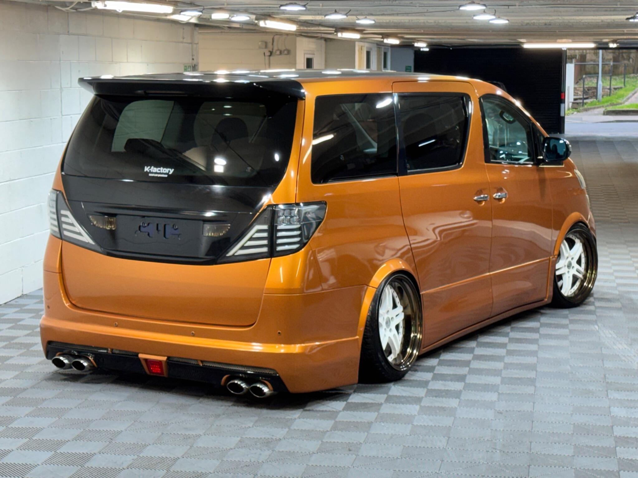Toyota Vellfire - Image 15