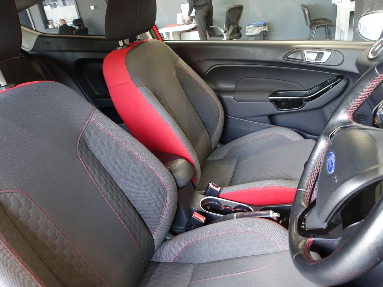 Ford Fiesta - Image 13