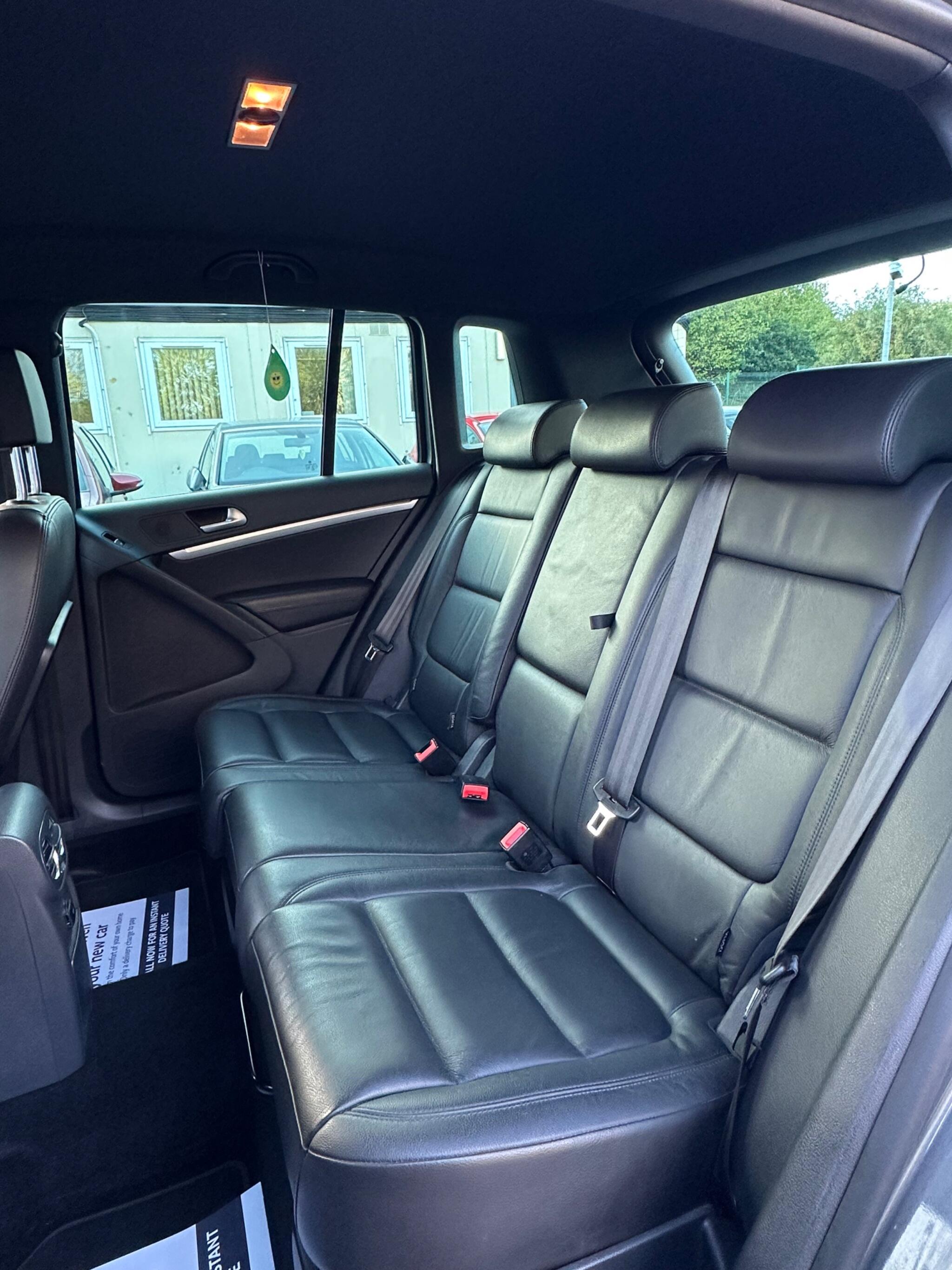 Volkswagen Tiguan - Image 18