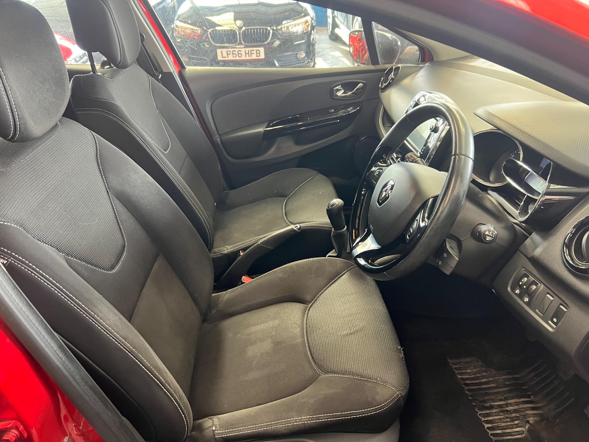 Renault Clio - Image 15