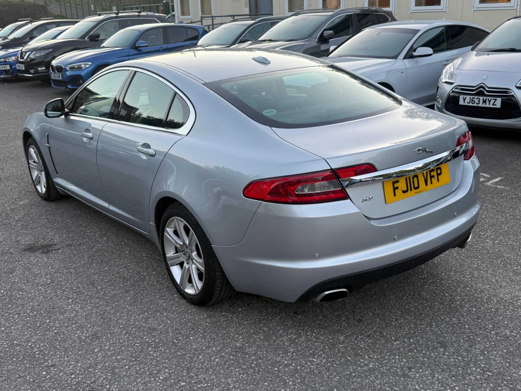 Jaguar XF - Image 10