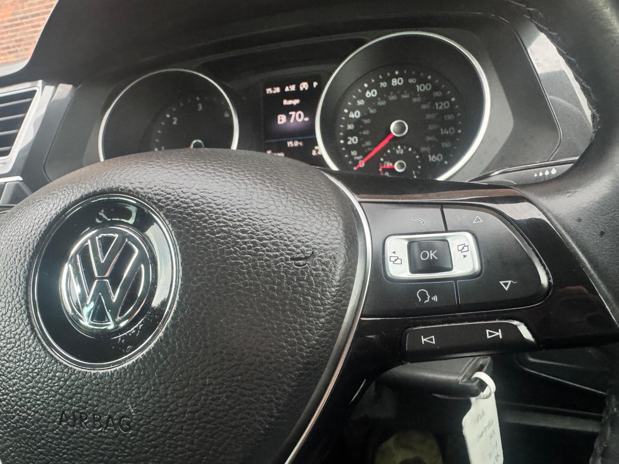 Volkswagen Tiguan - Image 34