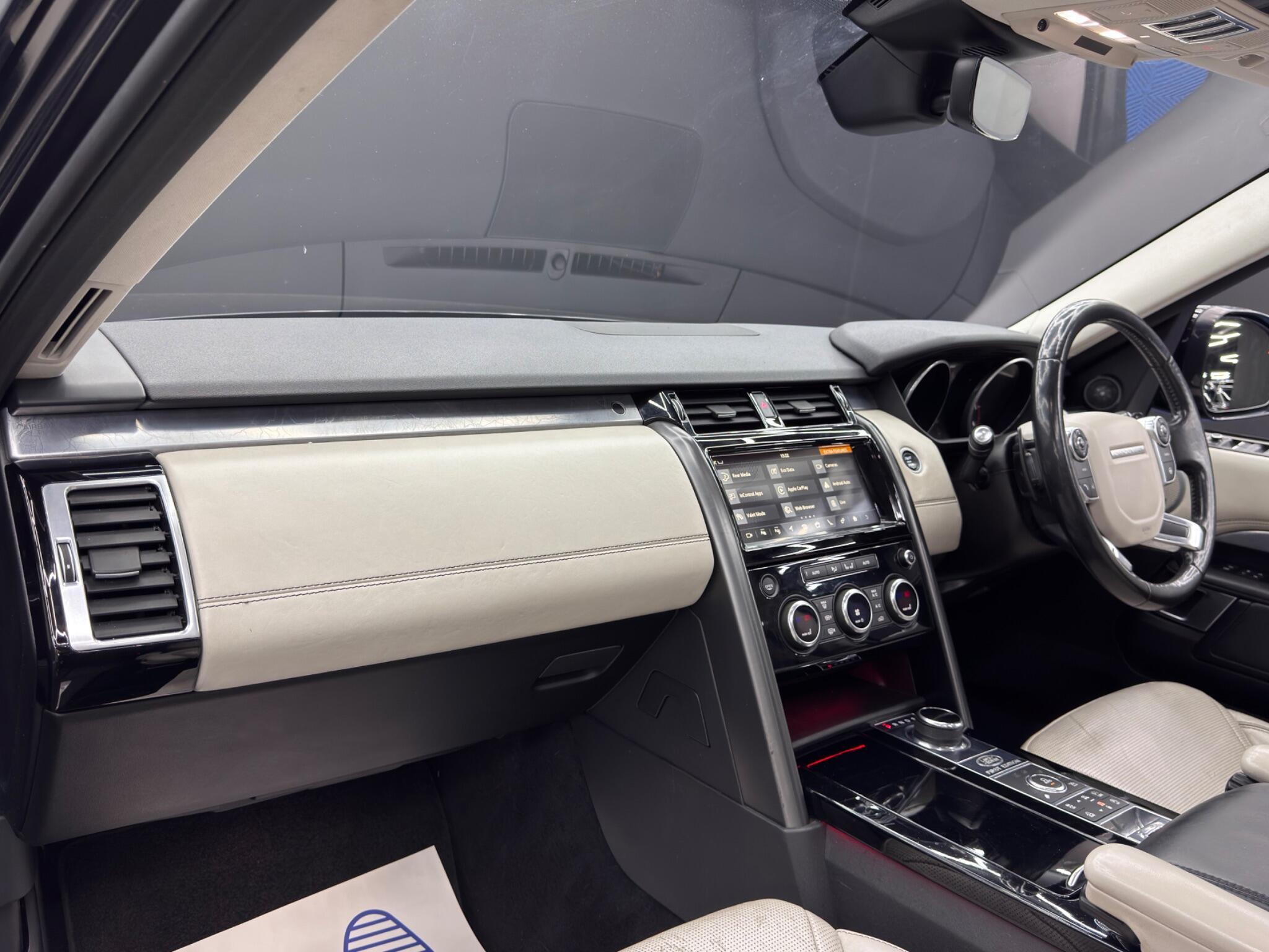 Land Rover Discovery - Image 11