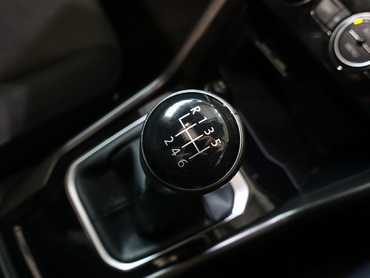 Volkswagen T-Roc - Image 30