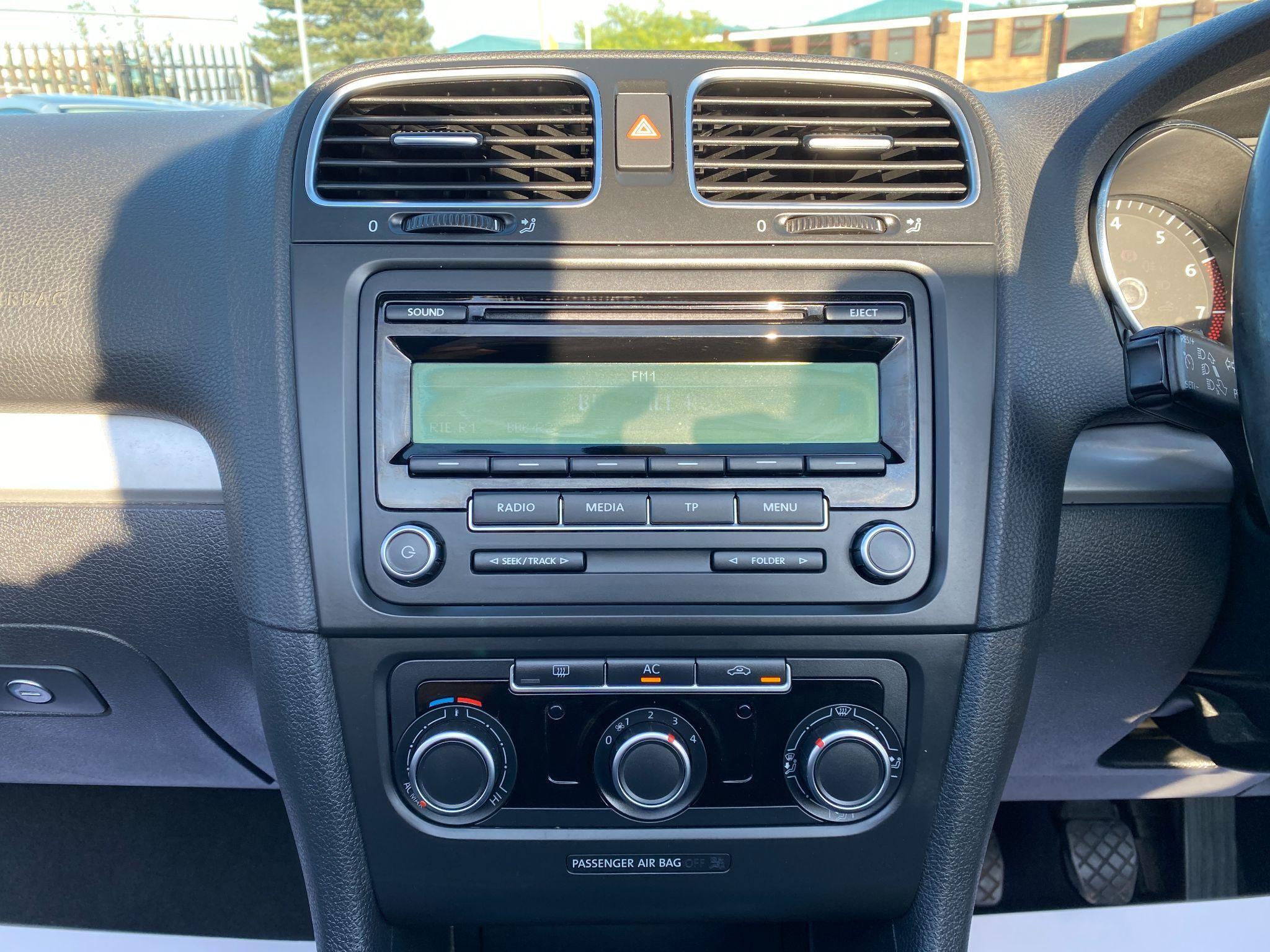 Volkswagen Golf - Image 38