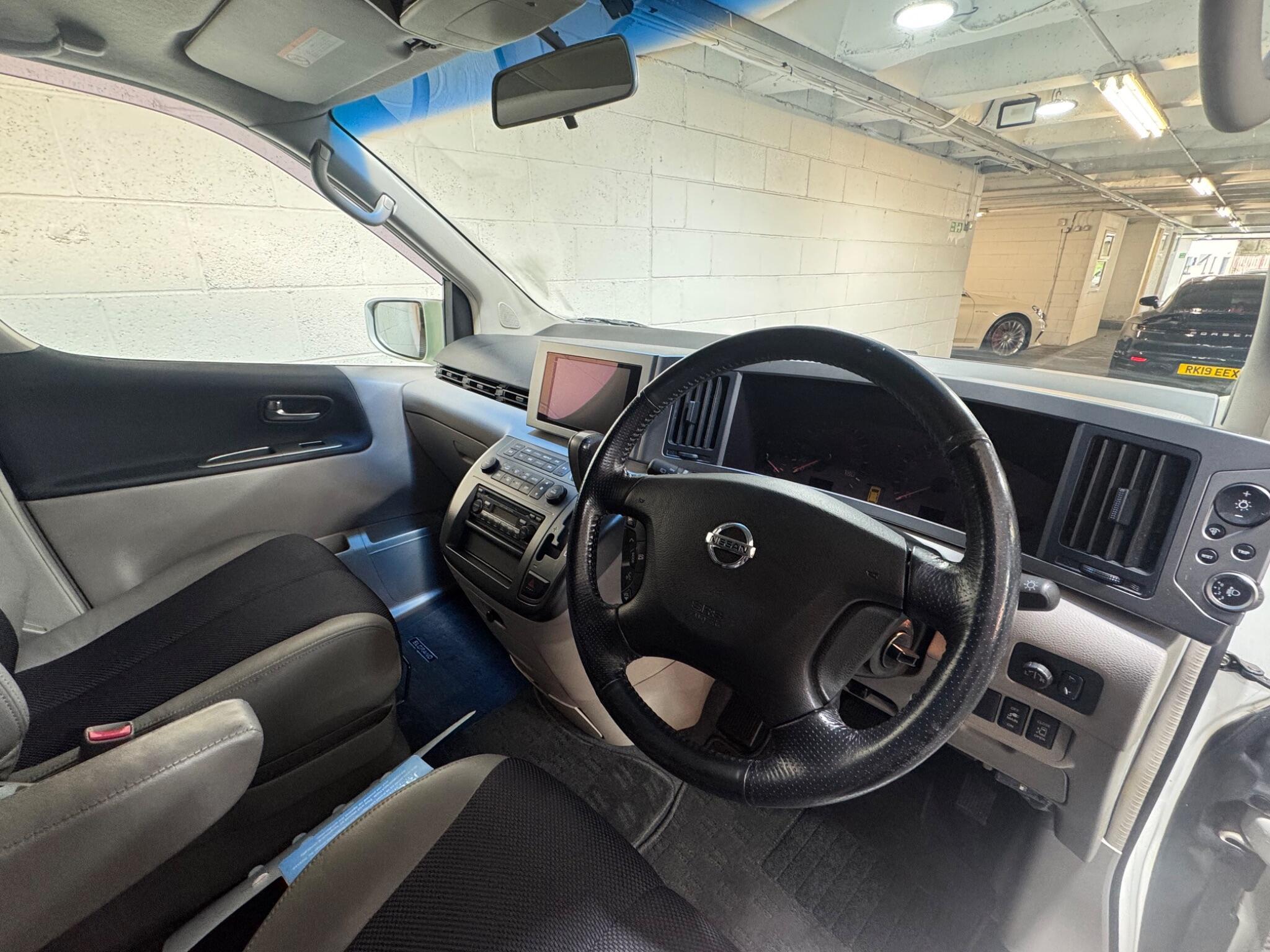 Nissan Elgrand - Image 9