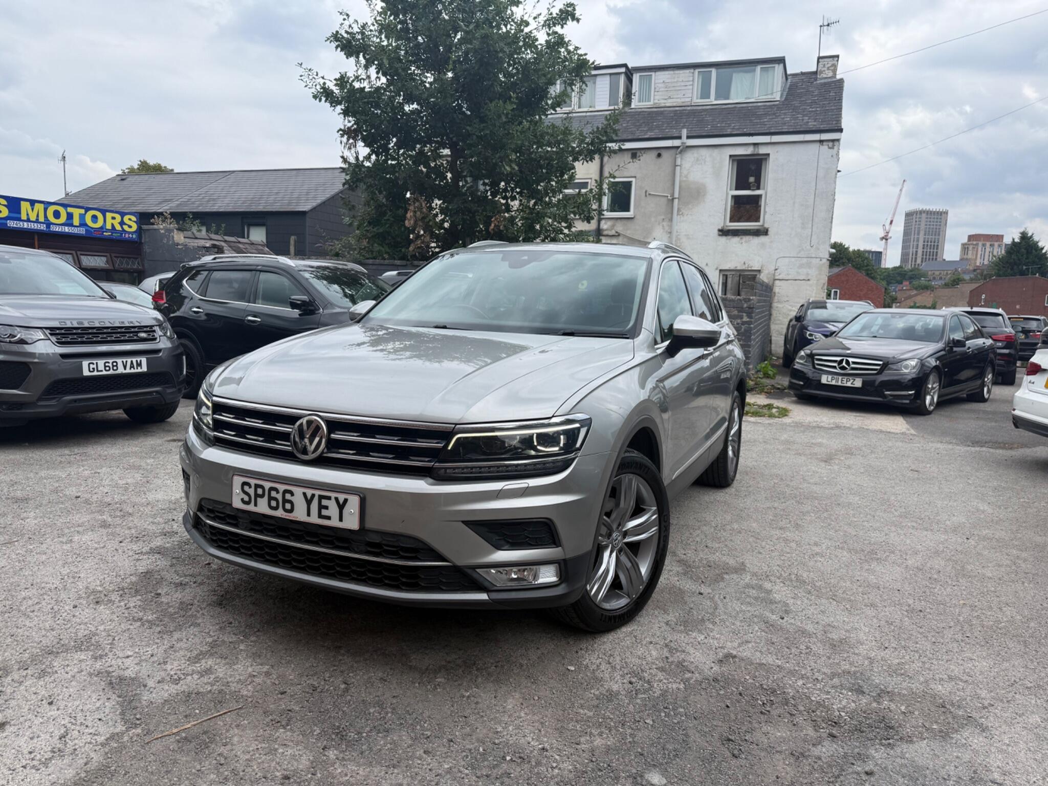 Volkswagen Tiguan - Image 3