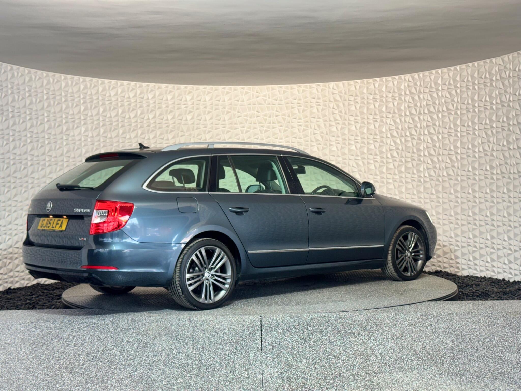 Skoda Superb - Image 10