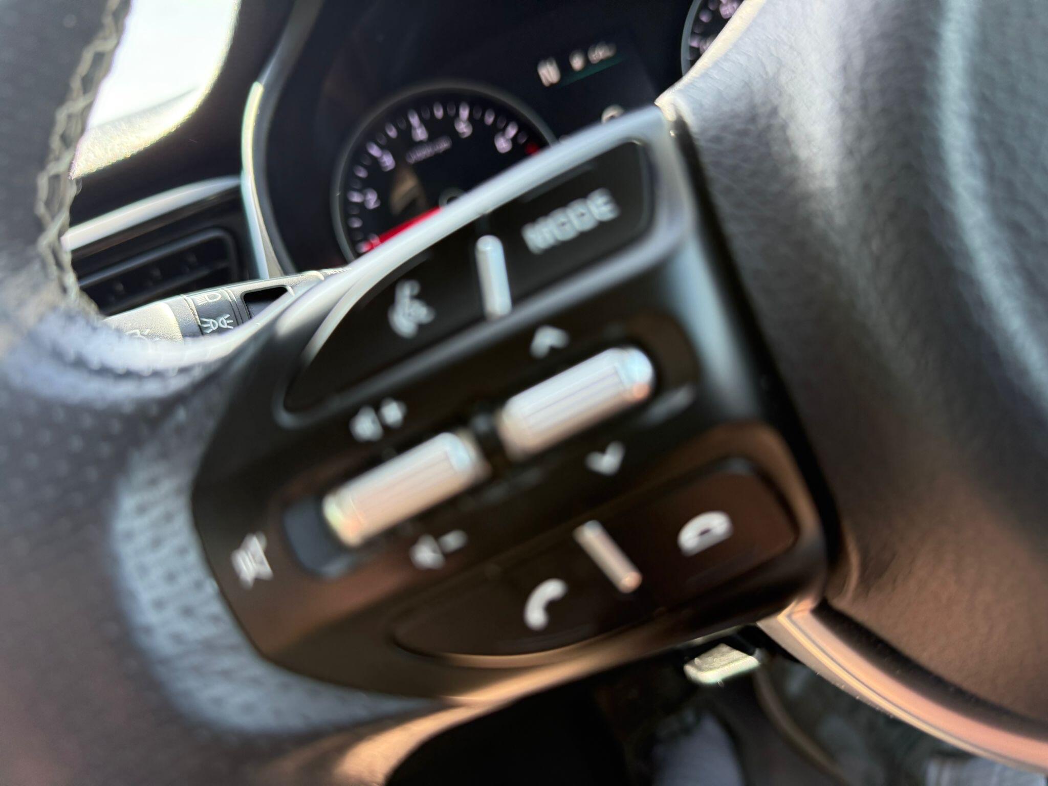 Kia Stonic - Image 32