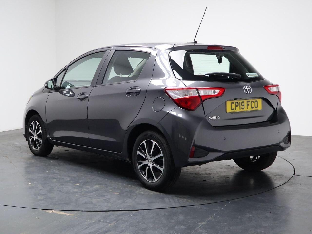 Toyota Yaris - Image 9