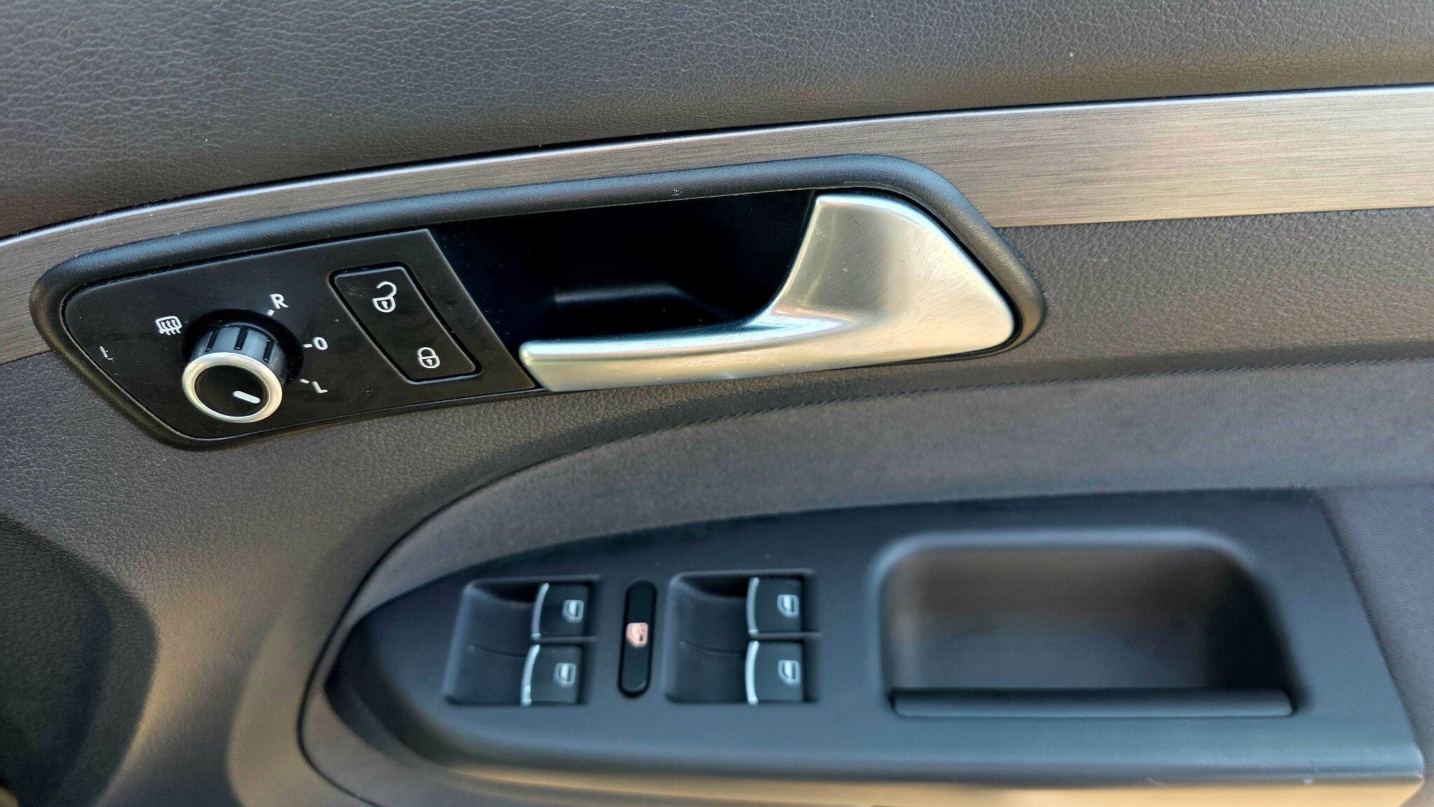 Volkswagen Touran - Image 23