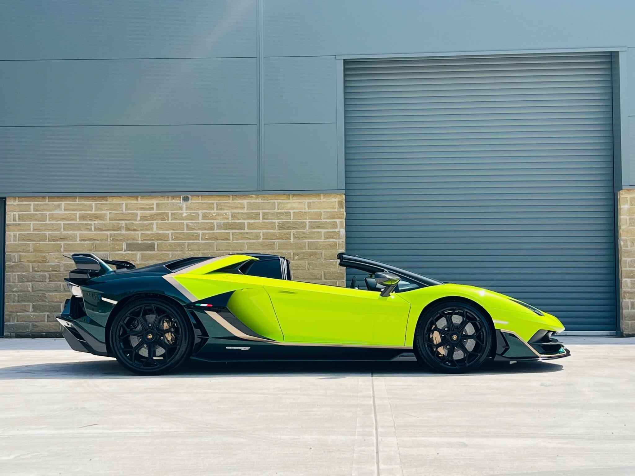 Lamborghini Aventador - Image 5