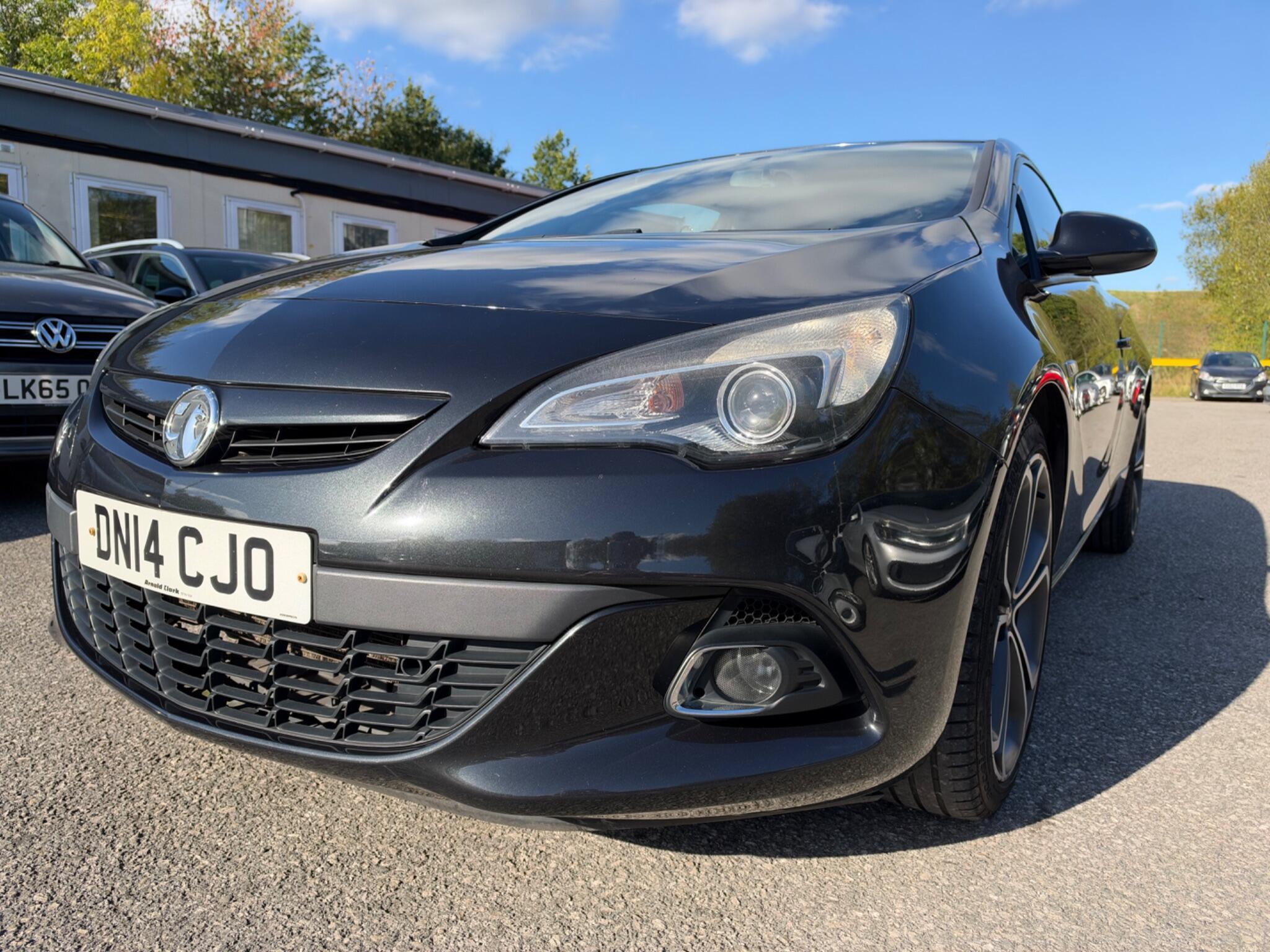 Vauxhall Astra GTC - Image 4