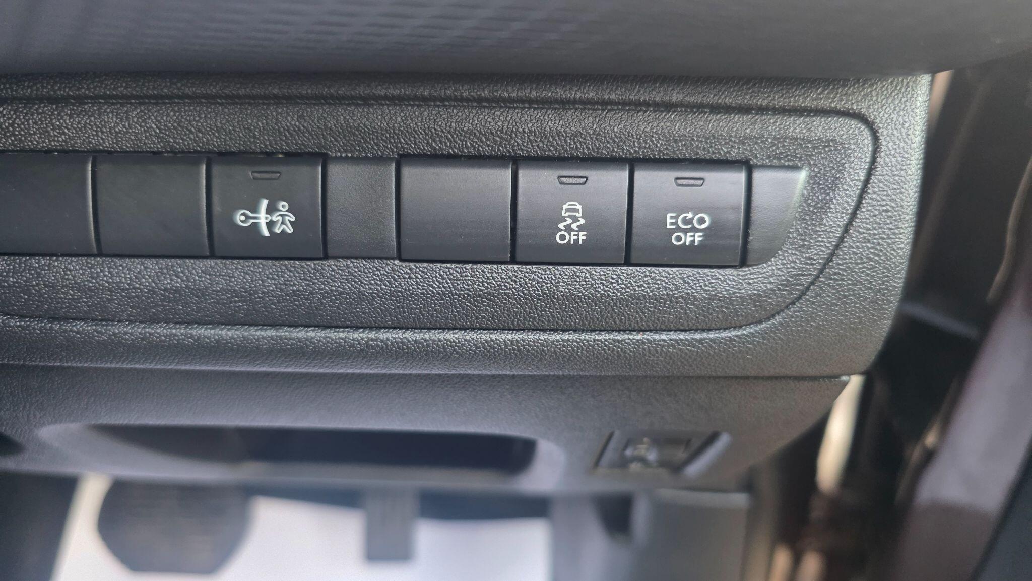 Peugeot 2008 - Image 34