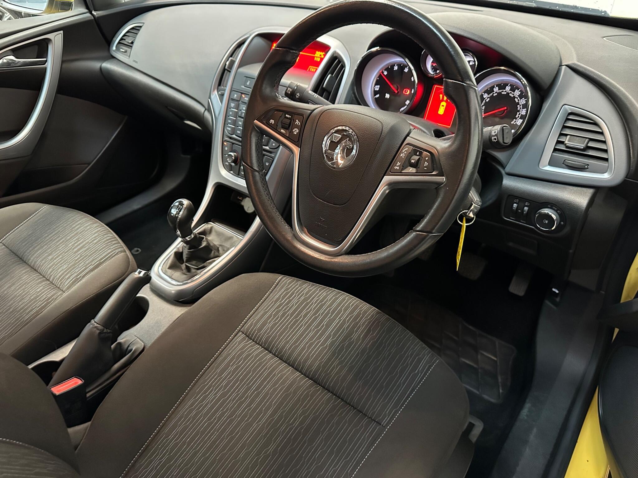 Vauxhall Astra GTC - Image 5