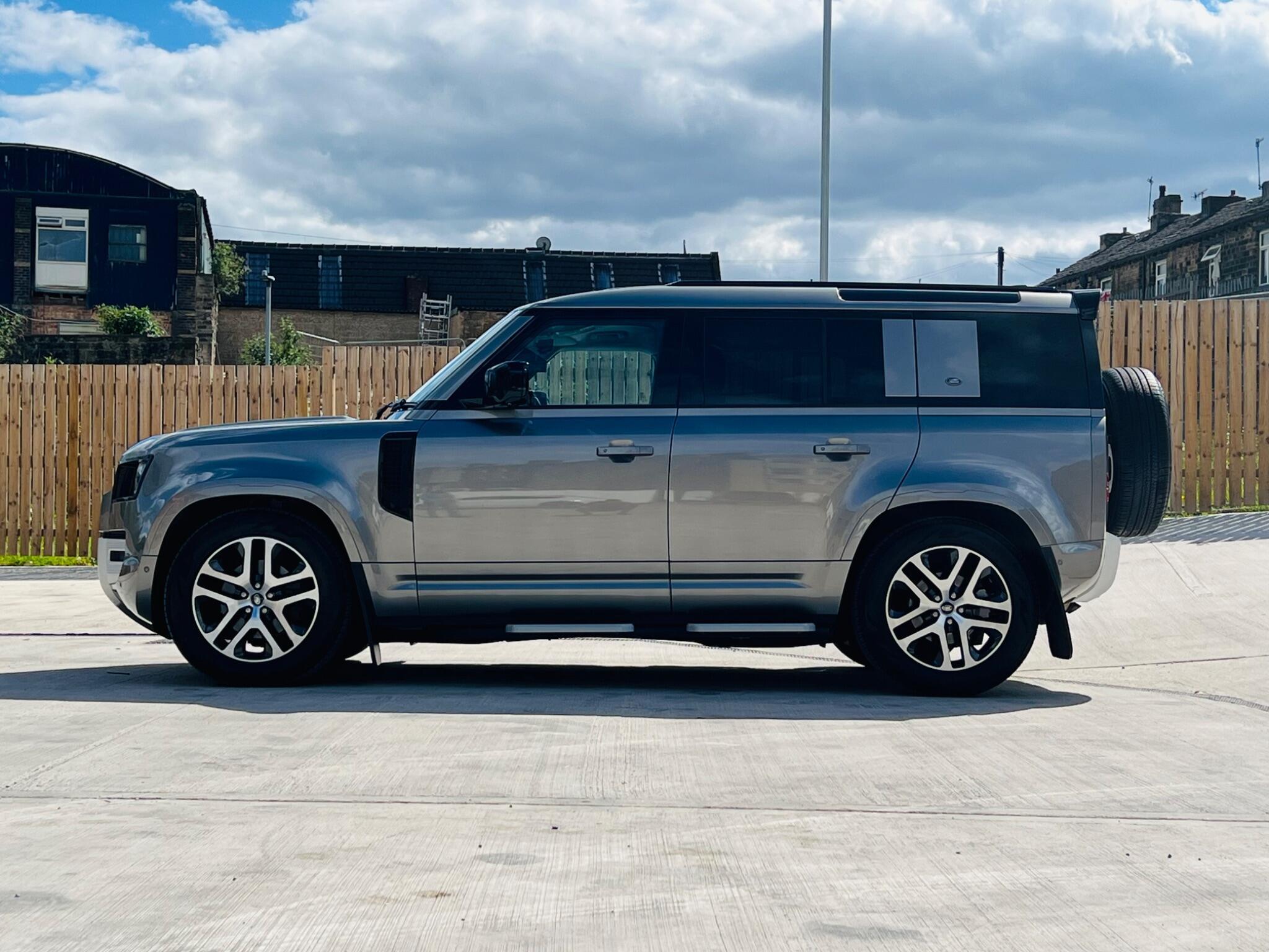 Land Rover Defender 110 - Image 2