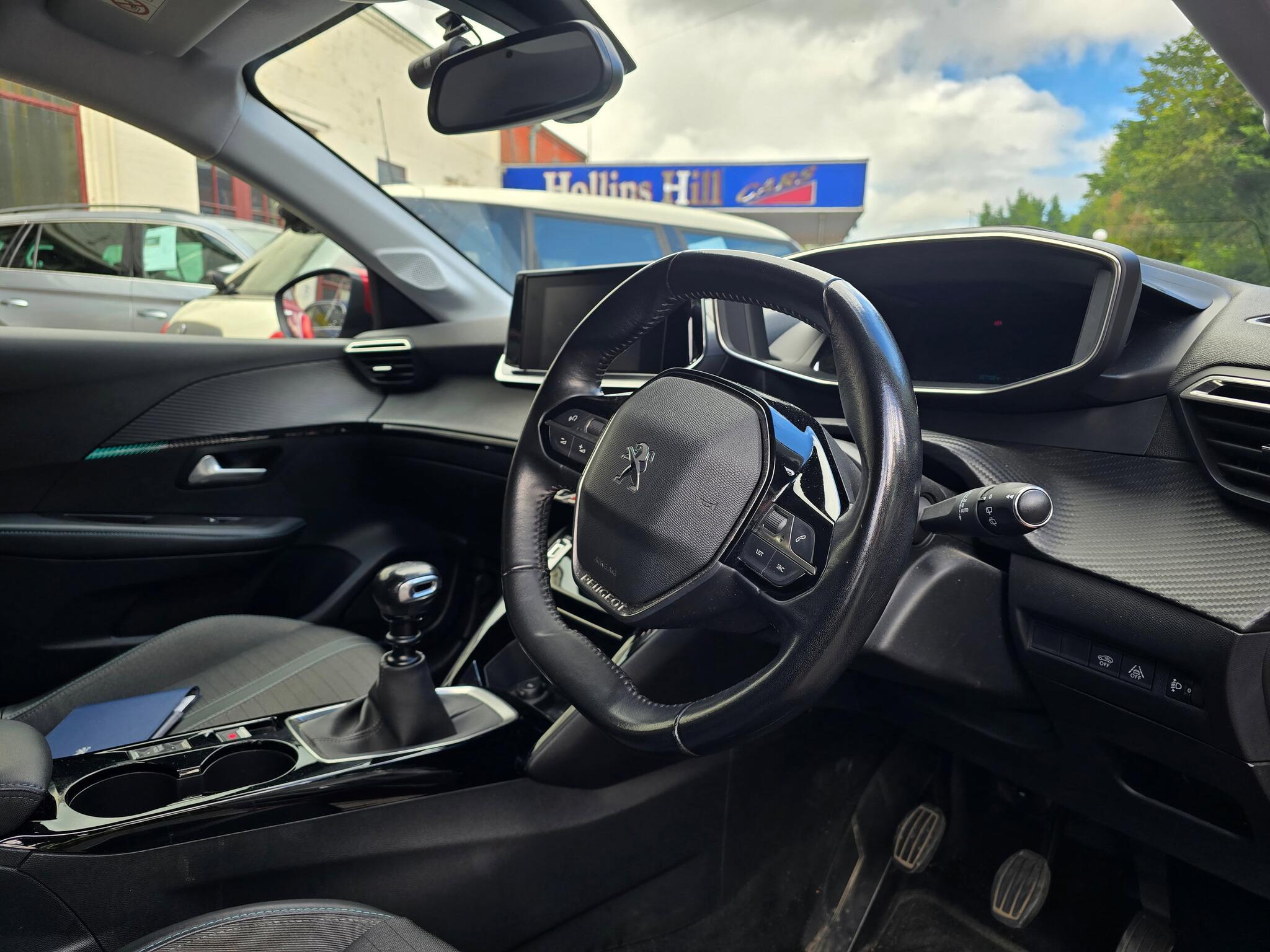 Peugeot 208 - Image 4