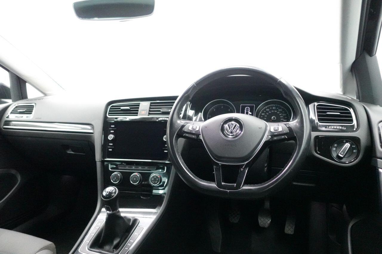 Volkswagen Golf - Image 18