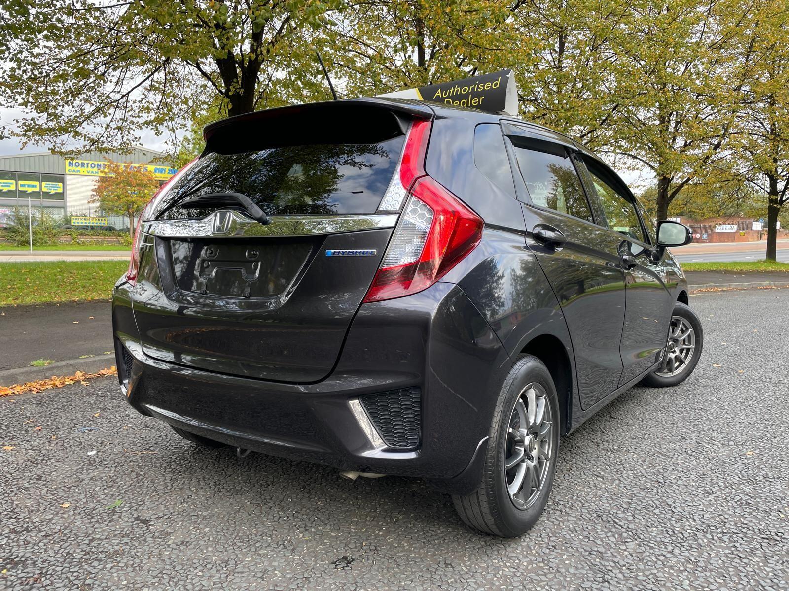 Honda FIT - Image 12