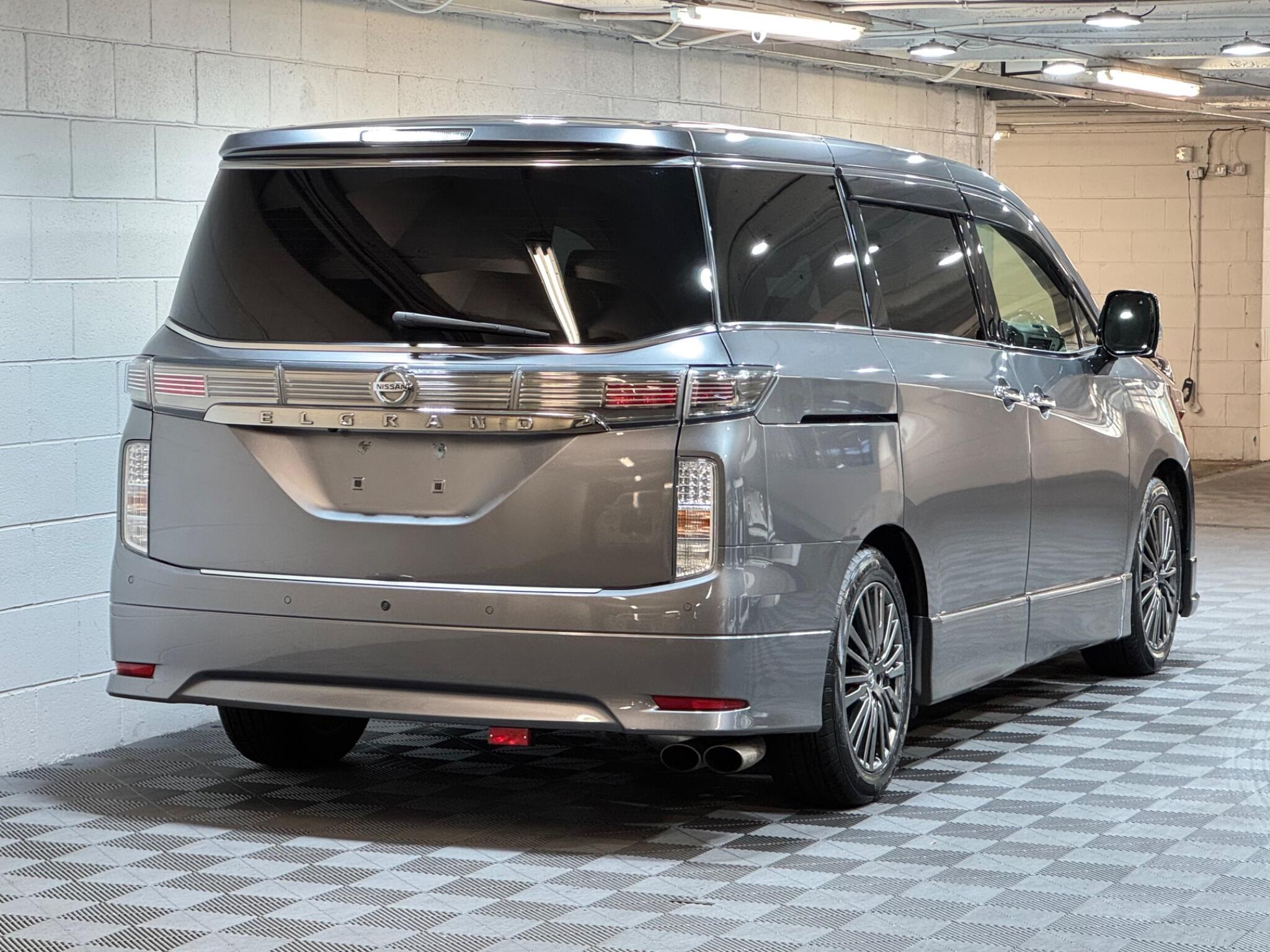 Nissan Elgrand - Image 4