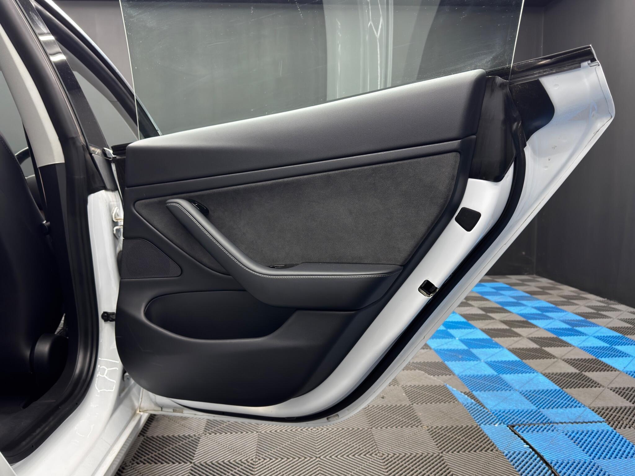 Tesla Model 3 - Image 41