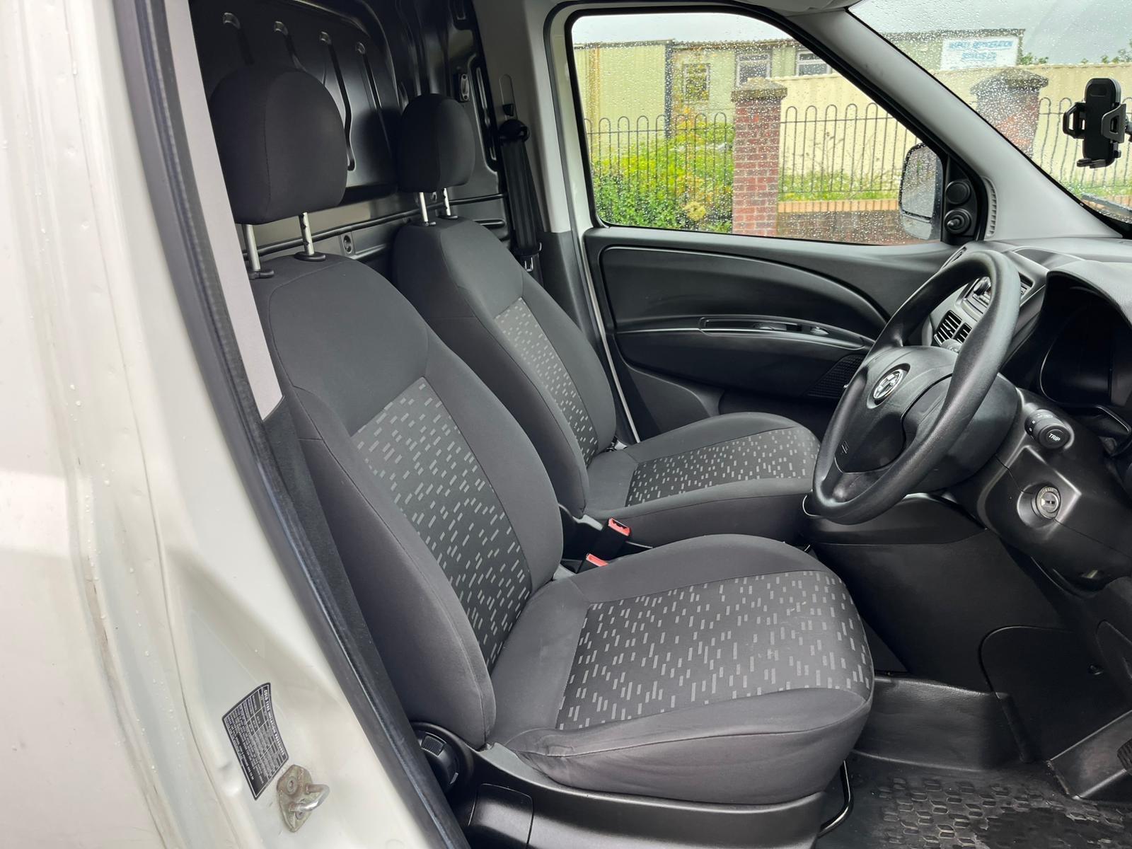 Vauxhall Combo - Image 10