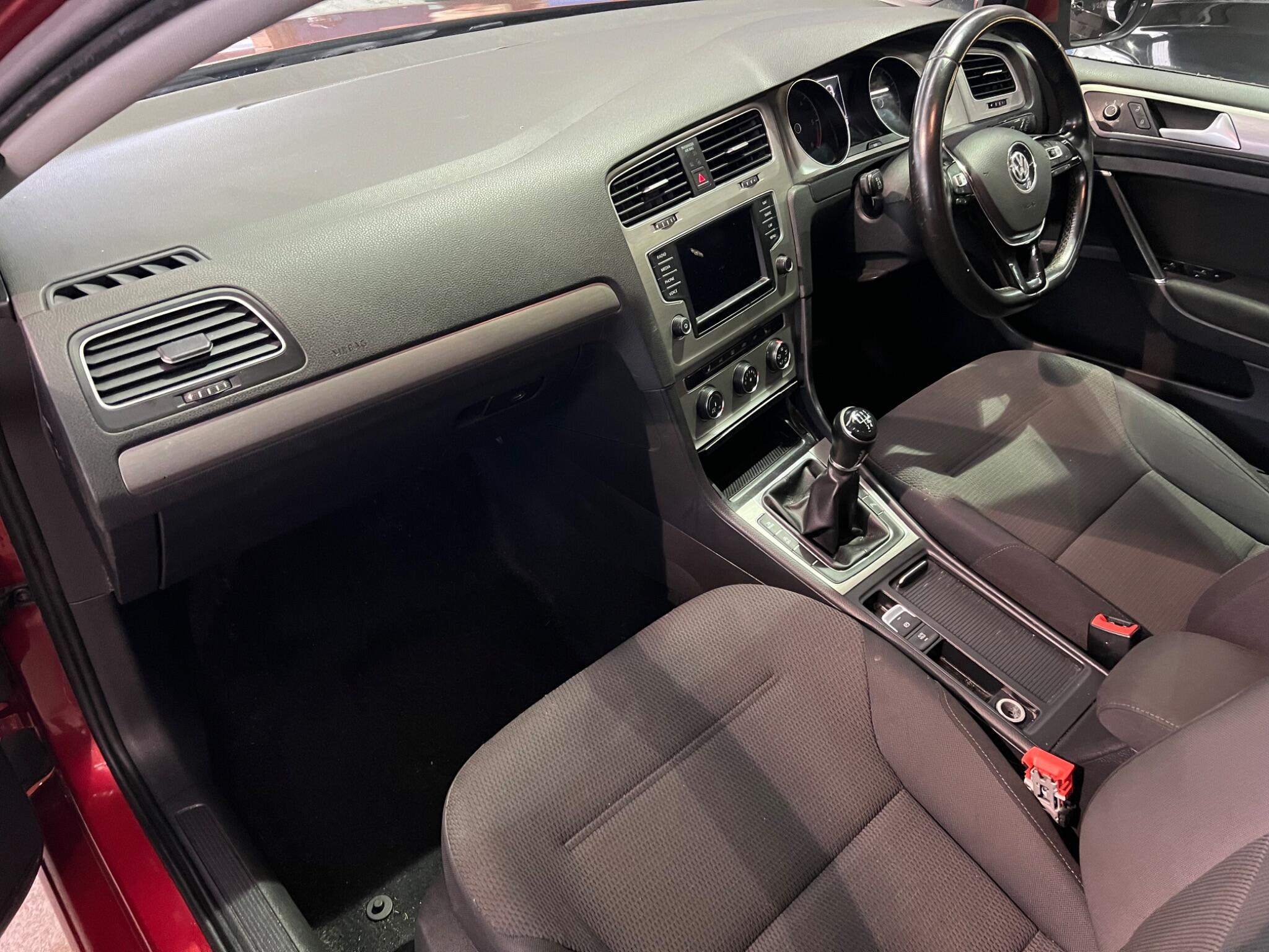 Volkswagen Golf - Image 52