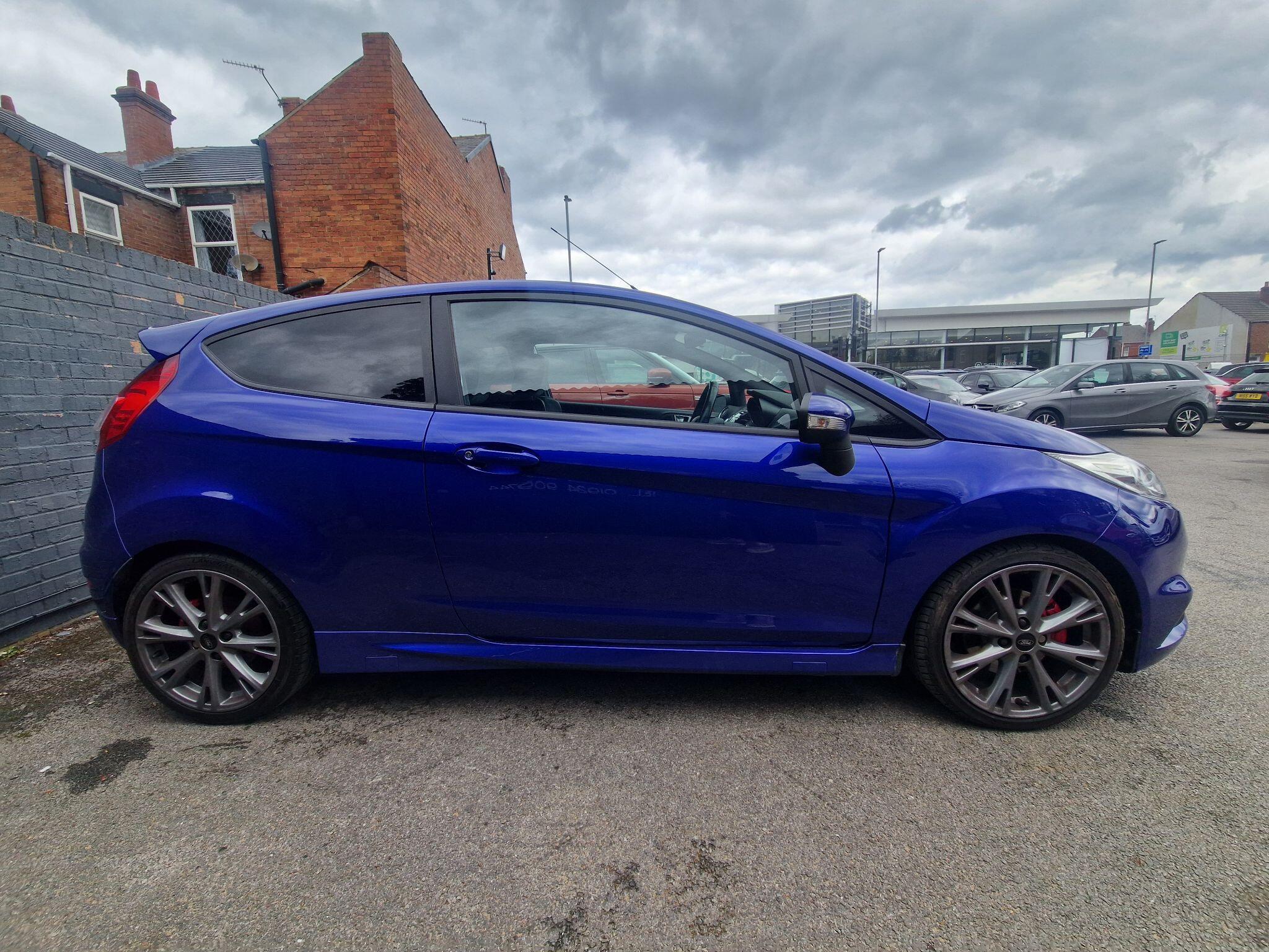 Ford Fiesta - Image 7